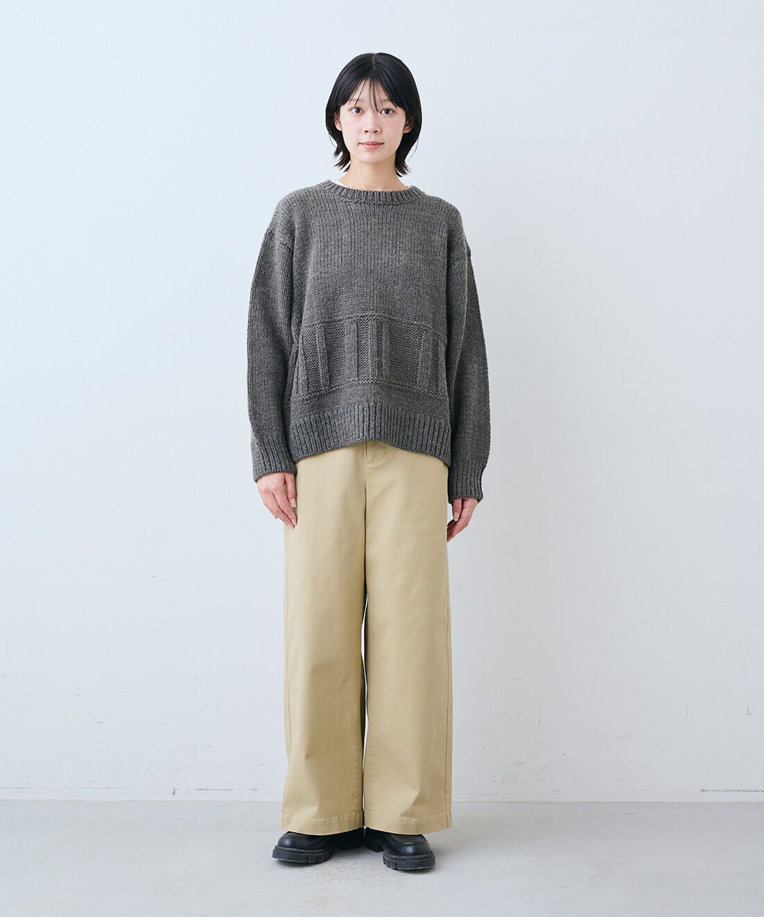 THREE FIFTY STANDARD|小谷実由さんと作ったローゲージニット〈チャコールグレー〉のコーディネート