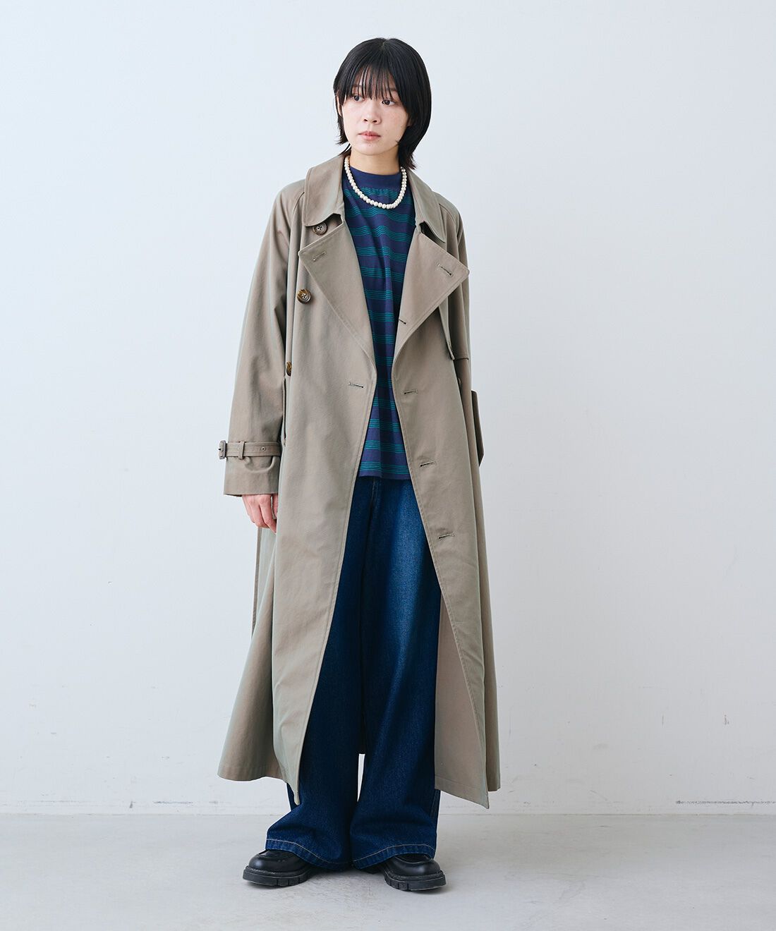 THREE FIFTY STANDARD|レトロなボーダーTシャツ　と11.5oz デニムのペインター パンツとレザーのワイド ボストンバッグ〈ブラック〉のコーディネート