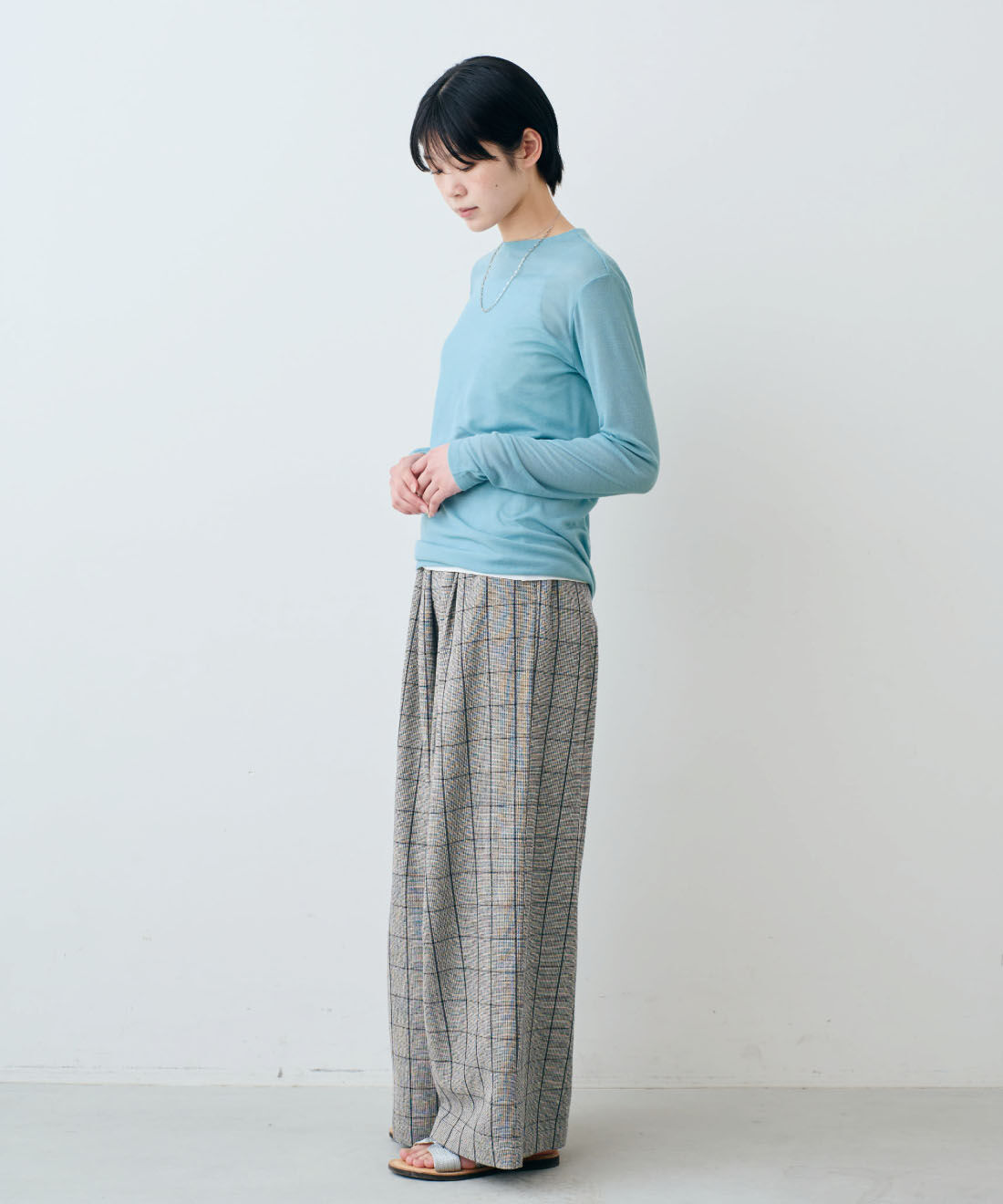 THREE FIFTY STANDARD［スリーフィフティースタンダード］|THREE FIFTY STANDARD　シックなモノトーンチェックのワイドパンツ|モデル身長：163cm　着用サイズ：M