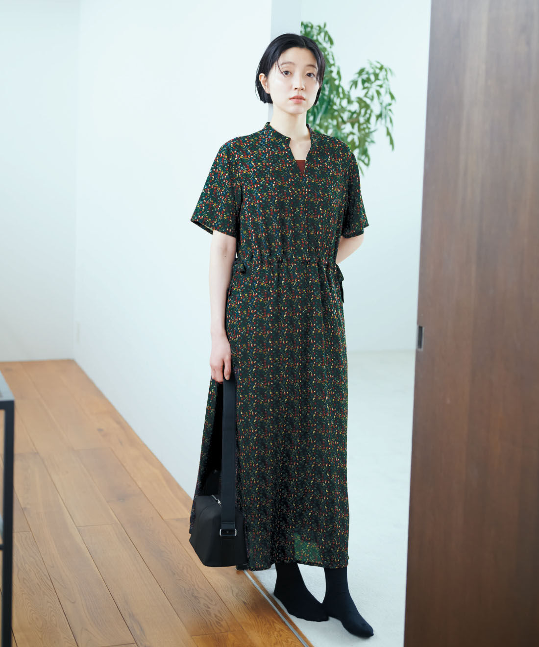 THREE FIFTY STANDARD［スリーフィフティースタンダード］|THREE FIFTY STANDARD　ミュルーズモダン　シルエットを変えられる ヴィンテージプリントワンピース〈ネイビー〉