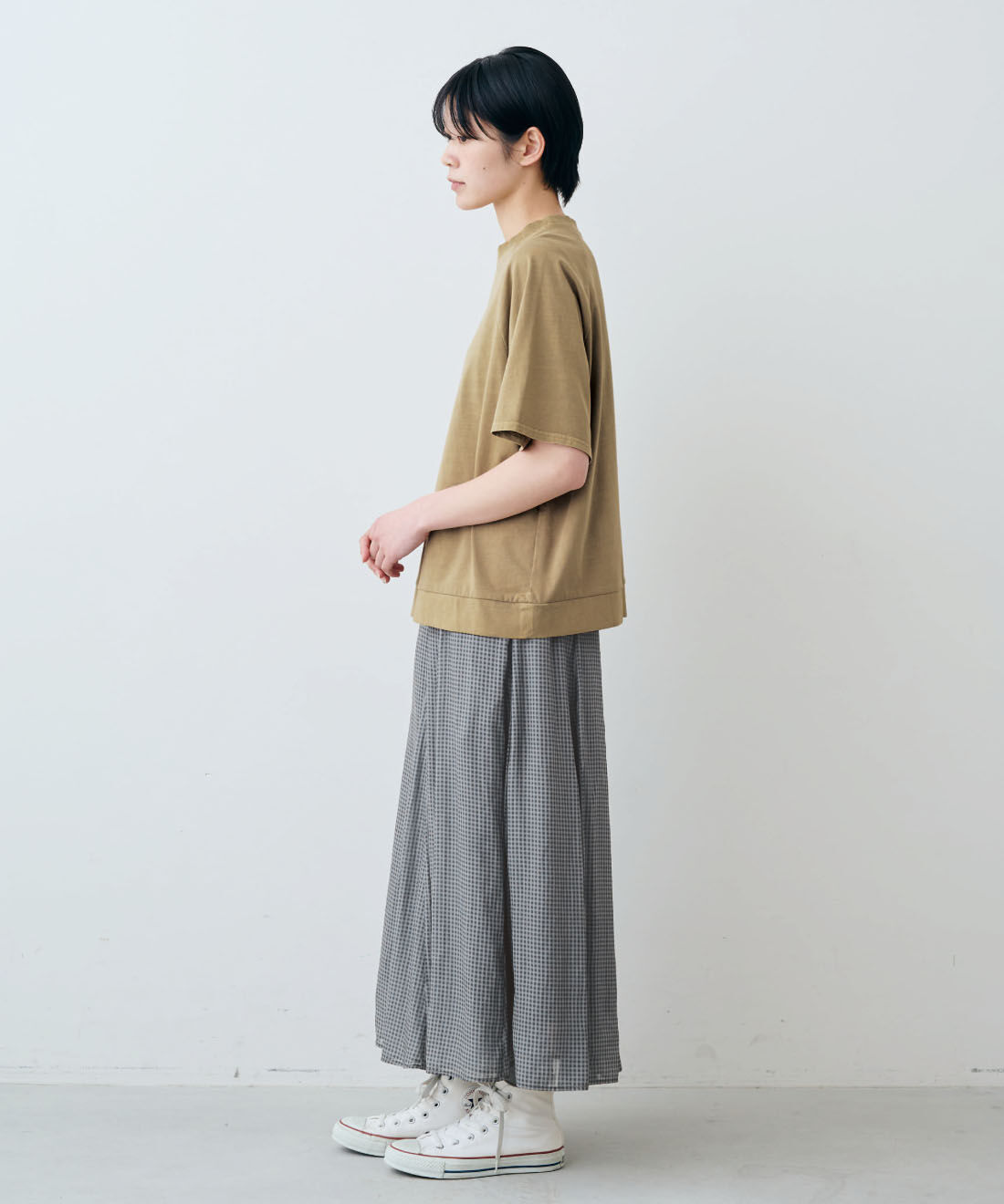 THREE FIFTY STANDARD|THREE FIFTY STANDARD　ピグメント加工のロゴプリントＴシャツの会|モデル身長：163cm　着用サイズ：M