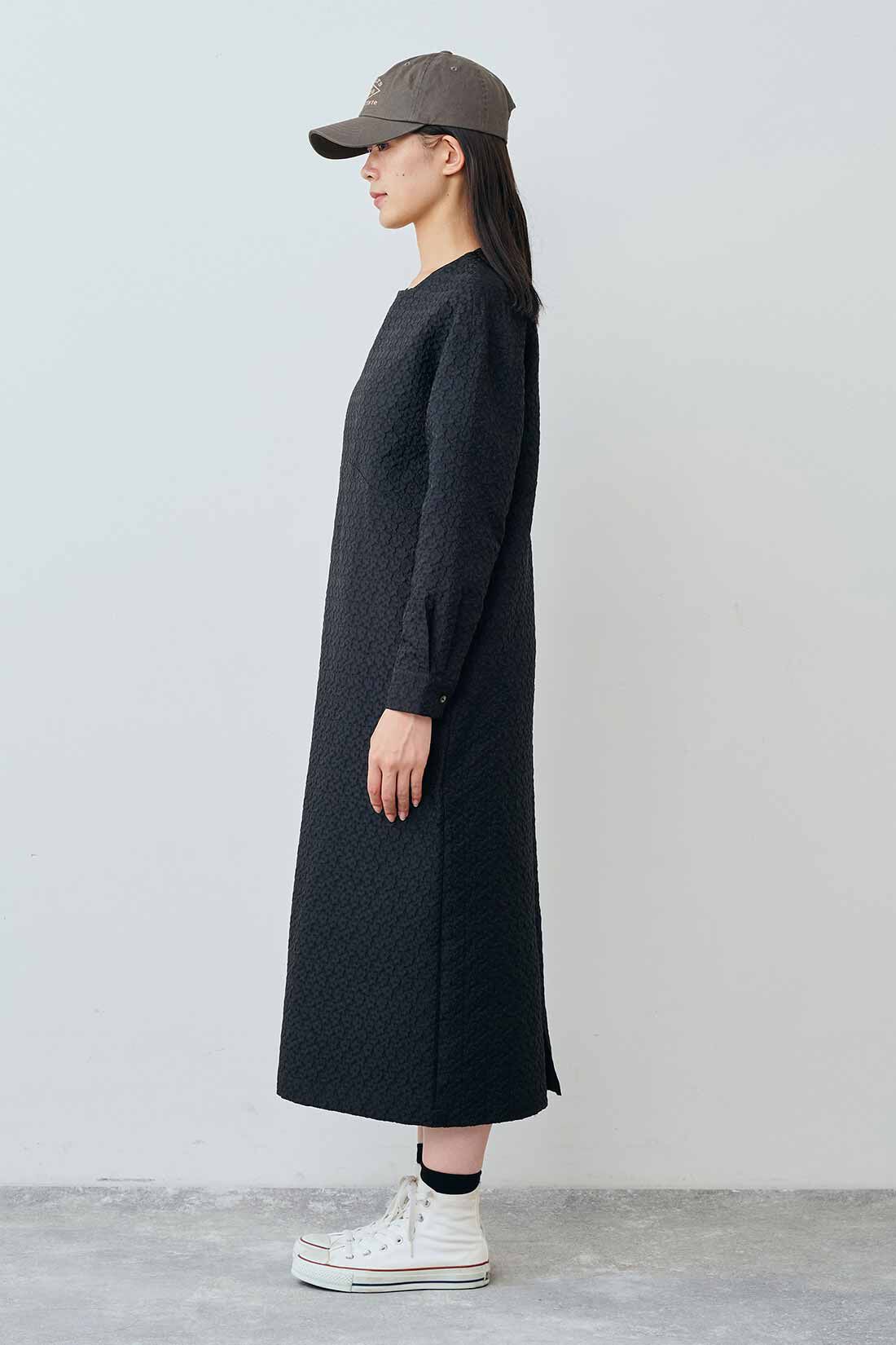 THREE FIFTY STANDARD|THREE FIFTY STANDARD 小谷 実由さんと作った 表情のある黒のワンピース〈ブラック〉|モデル身長：163cm　着用サイズ：M