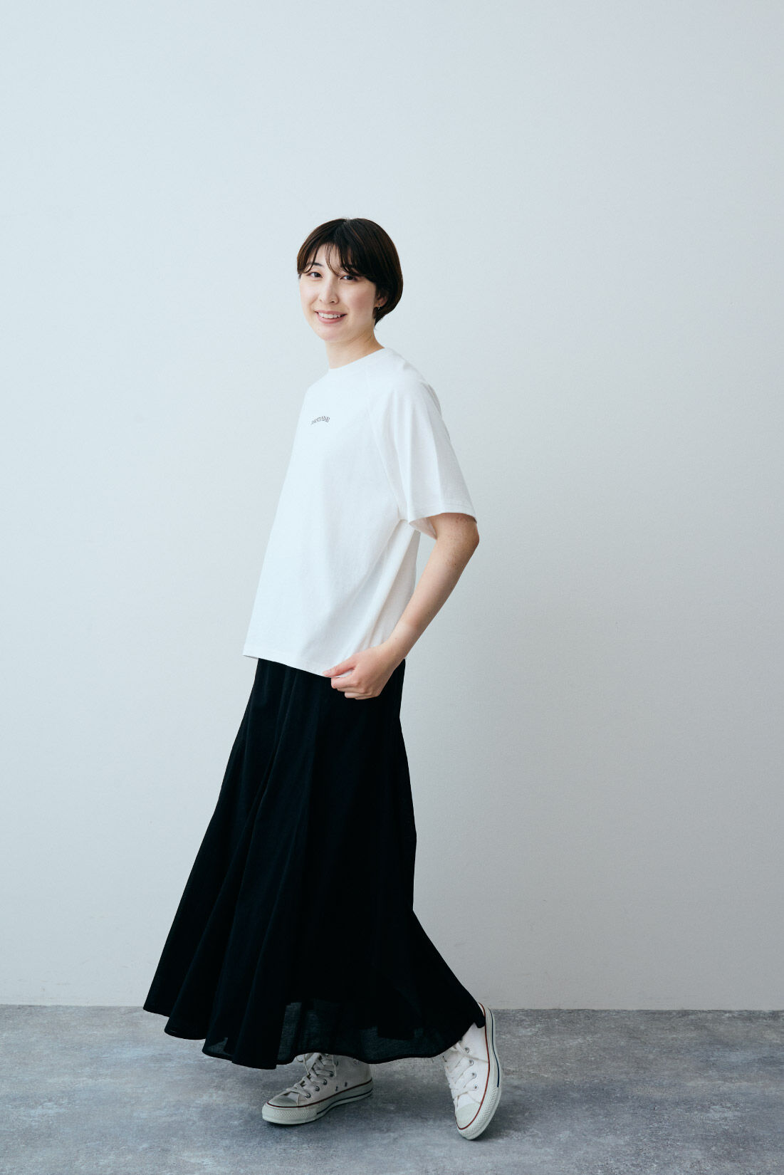 THREE FIFTY STANDARD|フレアースカートブラック　ＴＦＳのコーディネート|モデル身長：163cm　着用サイズ：M