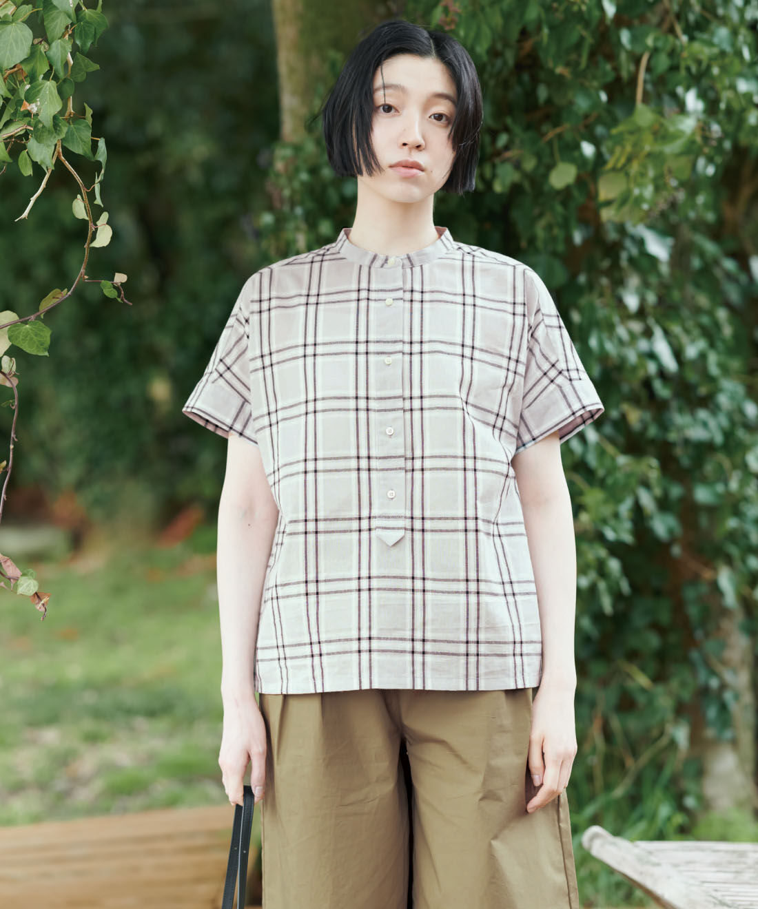 THREE FIFTY STANDARD|綿100％ 上品 接触冷感素材 ワイドパンツ 〈カーキベージュ〉のコーディネート