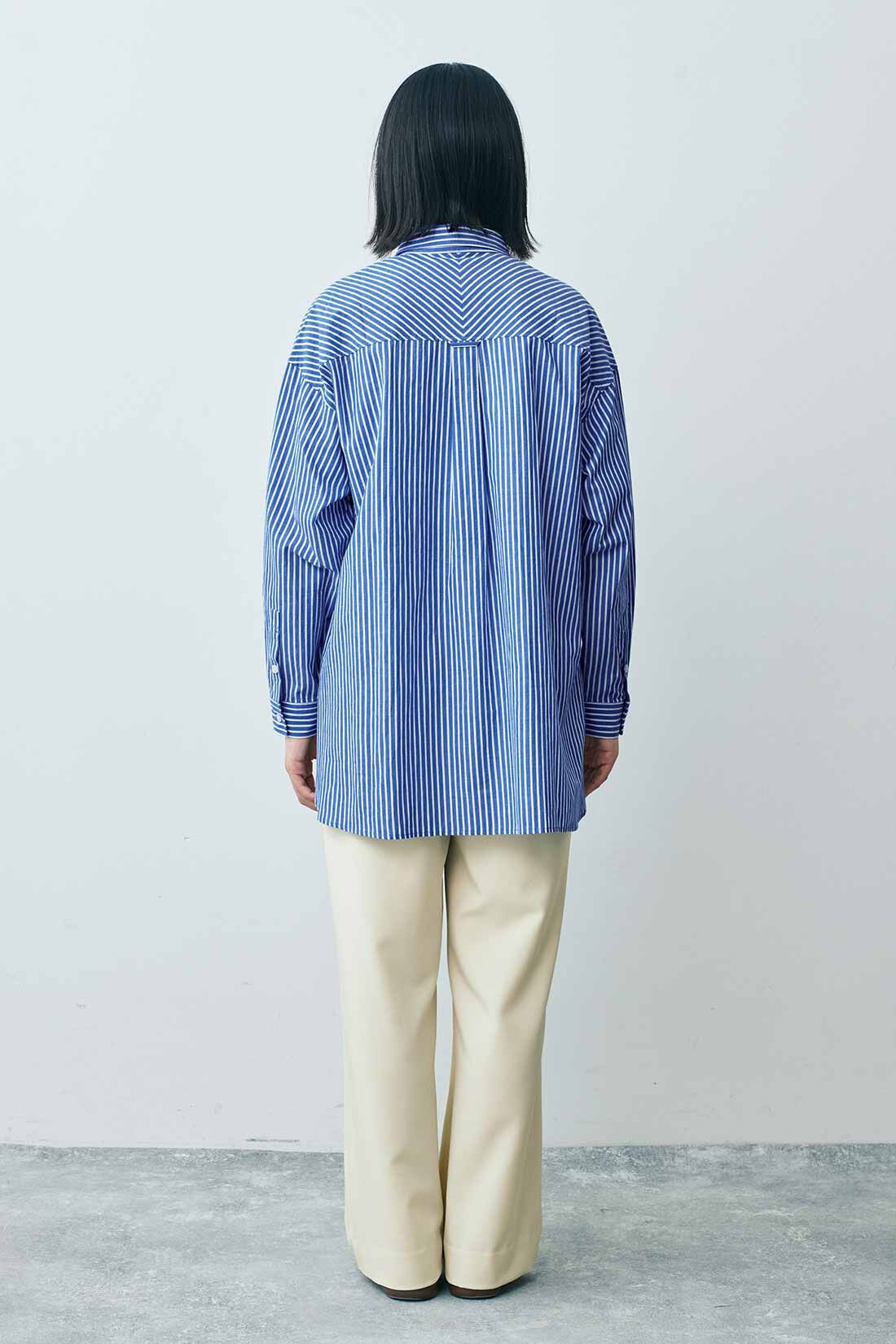 THREE FIFTY STANDARD|THREE FIFTY STANDARD BIGシルエットのストライプシャツ〈ブルー〉|モデル身長：163cm 着用サイズ：M