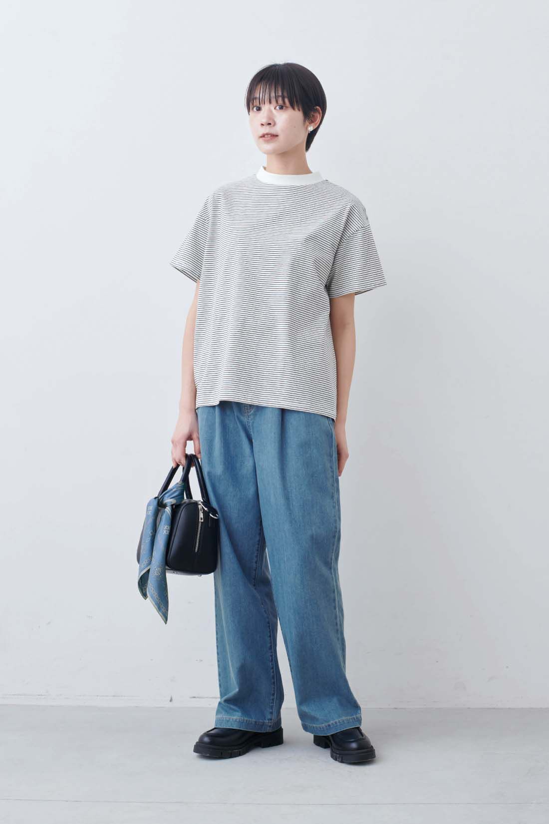THREE FIFTY STANDARD|THREE FIFTY STANDARD　ヴィンテージのようなシルクスカーフ〈ネイビー〉