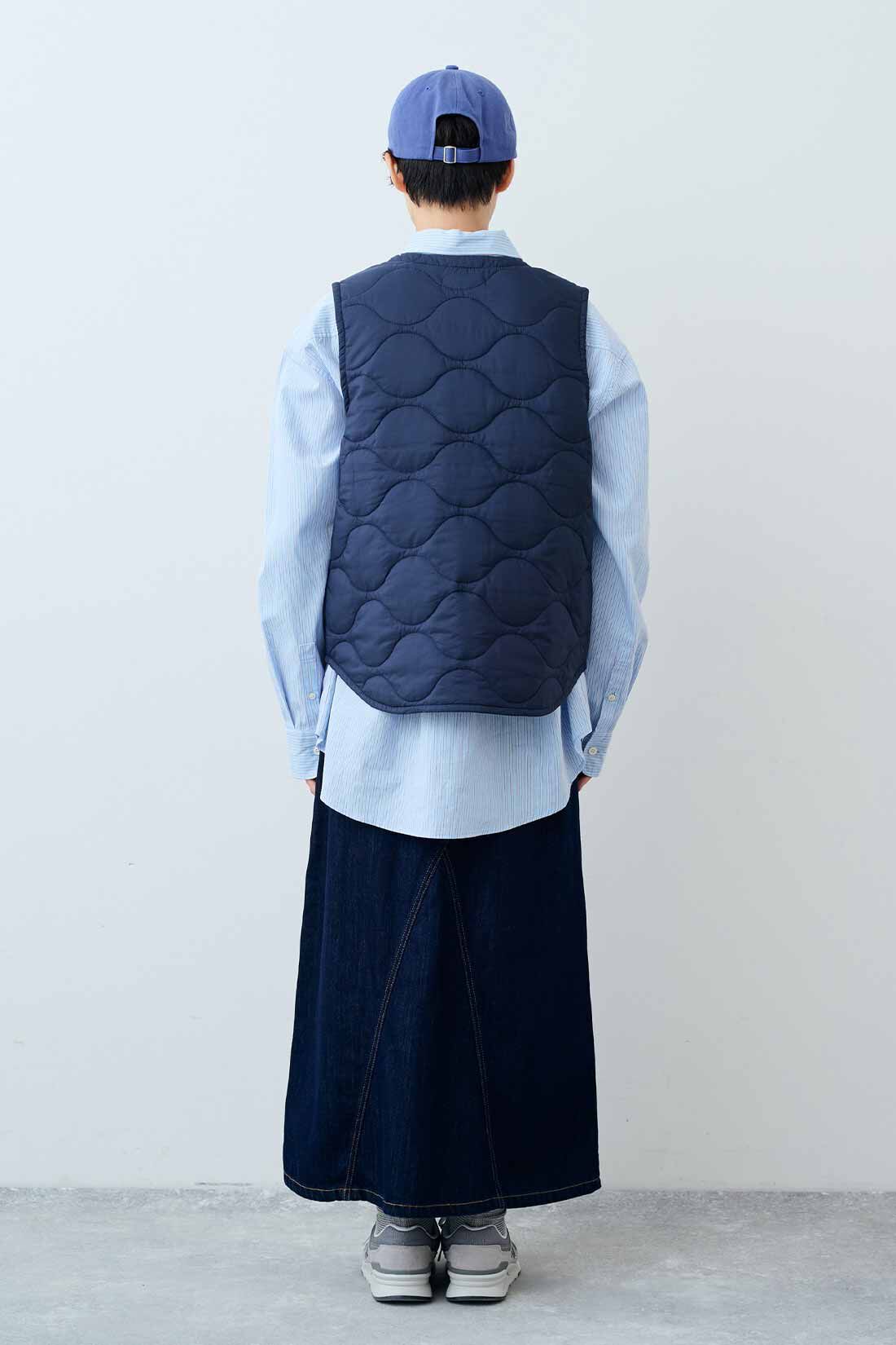 THREE FIFTY STANDARD|THREE FIFTY STANDARD　サーモライトのキルティングベスト〈ネイビー〉|モデル身長：163cm　着用サイズ：M