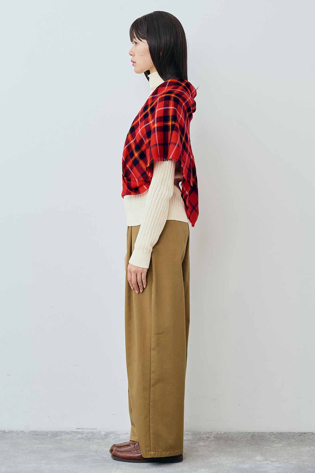 THREE FIFTY STANDARD|THREE FIFTY STANDARD カジュアルすぎないチノパンツ〈キャメル〉|モデル身長：163cm　着用サイズ：M