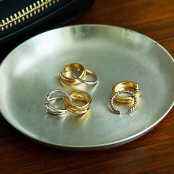 THREE FIFTY STANDARD | シンプルデザインのイヤカフセット〈ゴールド×シルバー〉