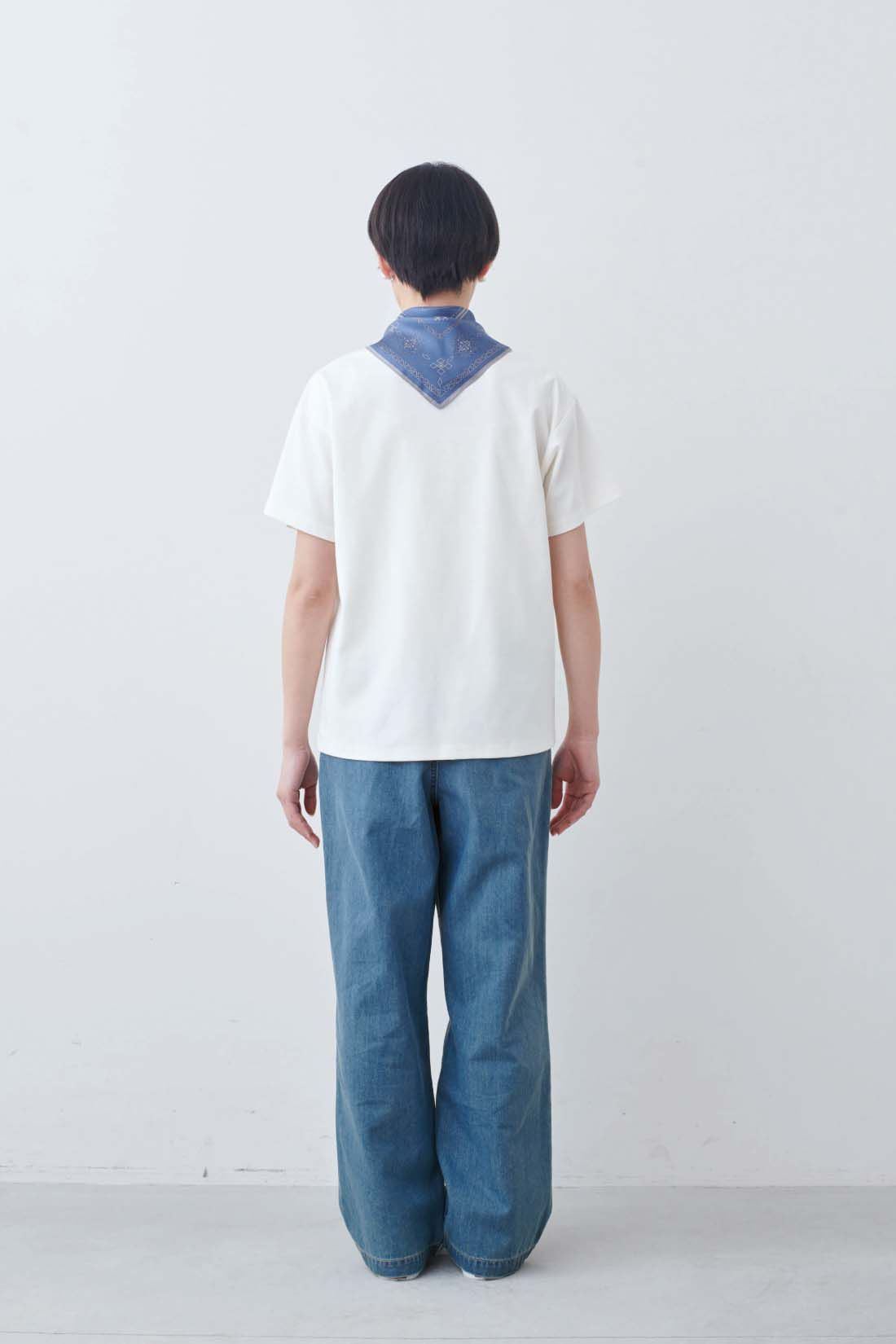 THREE FIFTY STANDARD|THREE FIFTY STANDARD　ヴィンテージのようなシルクスカーフ〈ネイビー〉