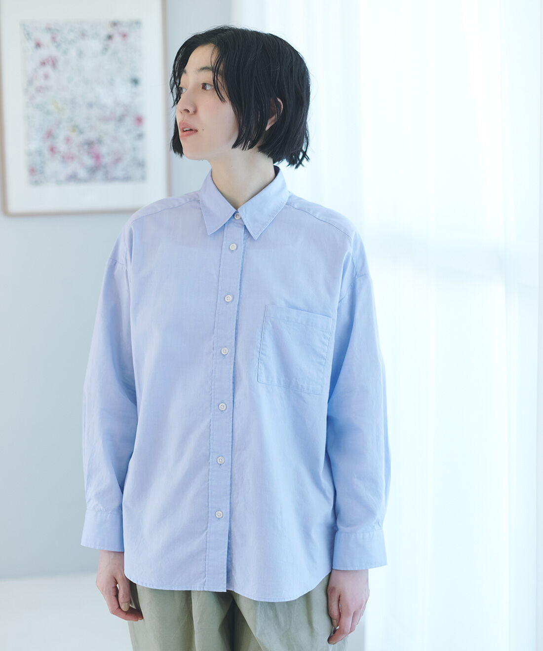 THREE FIFTY STANDARD［スリーフィフティースタンダード］|綿麻タックイージーパンツカーキベージュ　ＴＦＳのコーディネート|※撮影環境により画像の色味が実物と少し異なって見える場合がございます。正しい色味は商品ページの画像をご参照ください。