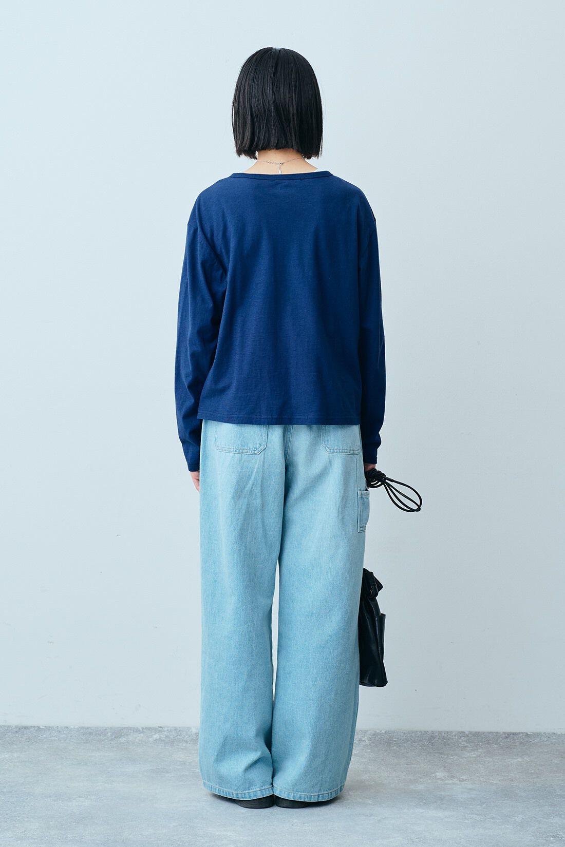 THREE FIFTY STANDARD|サーマル生地 タンクトップと麻混 ペインターデニムパンツとステンレス ネックレスのコーディネート|モデル身長：163cm 着用サイズ：M