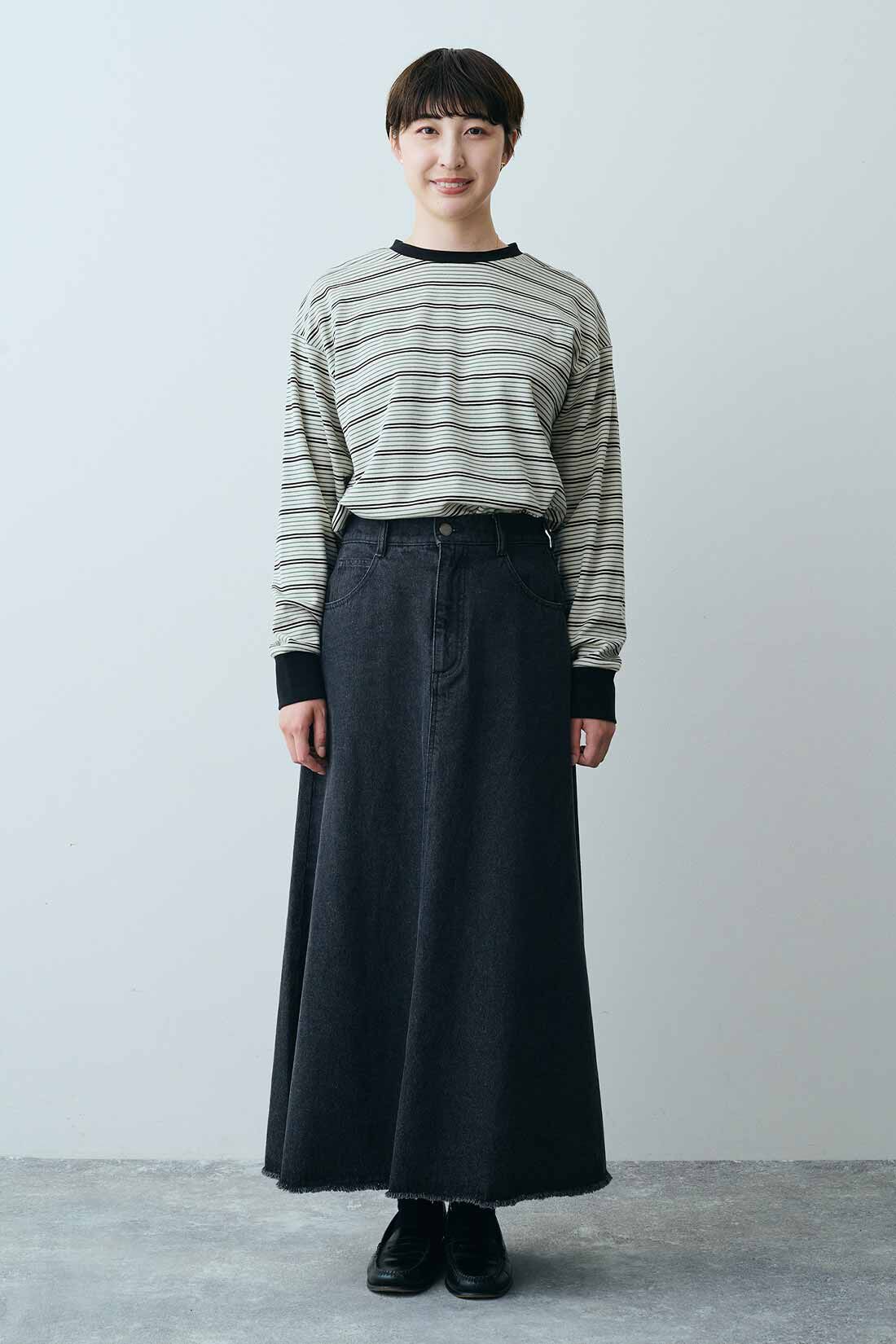 THREE FIFTY STANDARD|カットヘムブラックデニムスカート　ＴＦＳのコーディネート