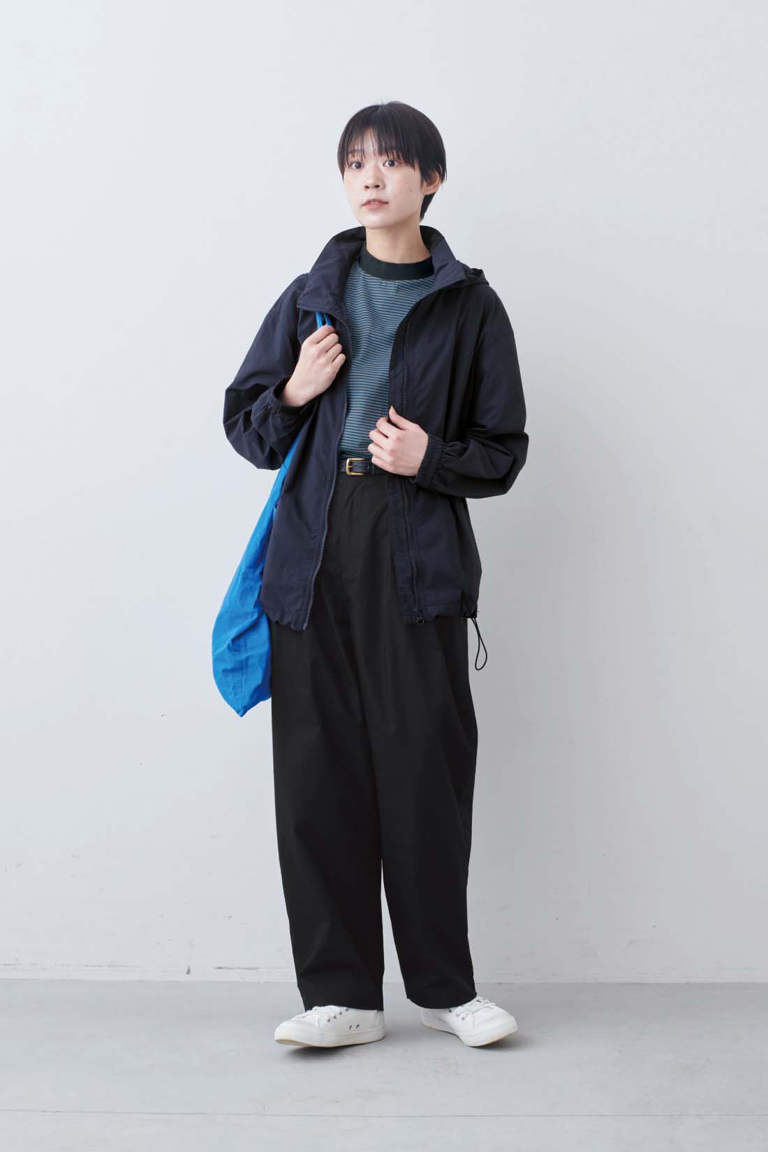 THREE FIFTY STANDARD|THREE FIFTY STANDARD　ラフなシルエットのテーパードパンツ〈ブラック〉|モデル身長：163cm　着用サイズ：M