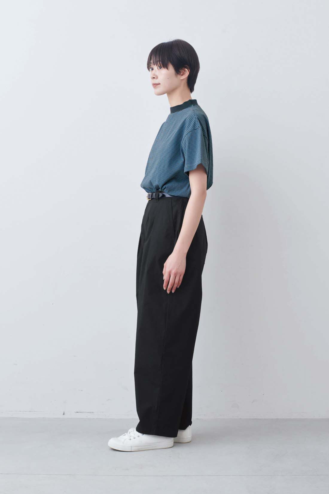 THREE FIFTY STANDARD|THREE FIFTY STANDARD　ラフなシルエットのテーパードパンツ〈ブラック〉|モデル身長：163cm　着用サイズ：M