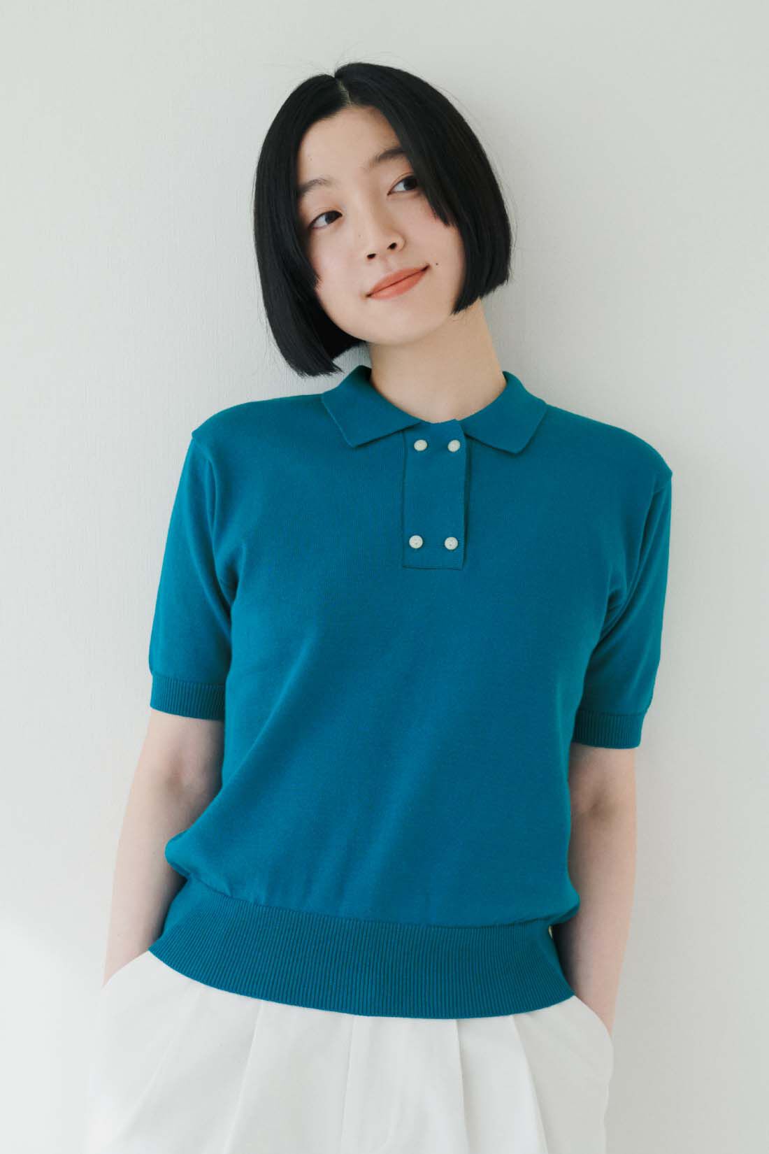 THREE FIFTY STANDARD|THREE FIFTY STANDARD　小谷 実由さんと作った色目と衿もとにこだわったニットポロ〈ブルー〉