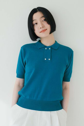 THREE FIFTY STANDARD［スリーフィフティースタンダード］ | 小谷 実由さんと作ったニットポロ〈ブルー〉