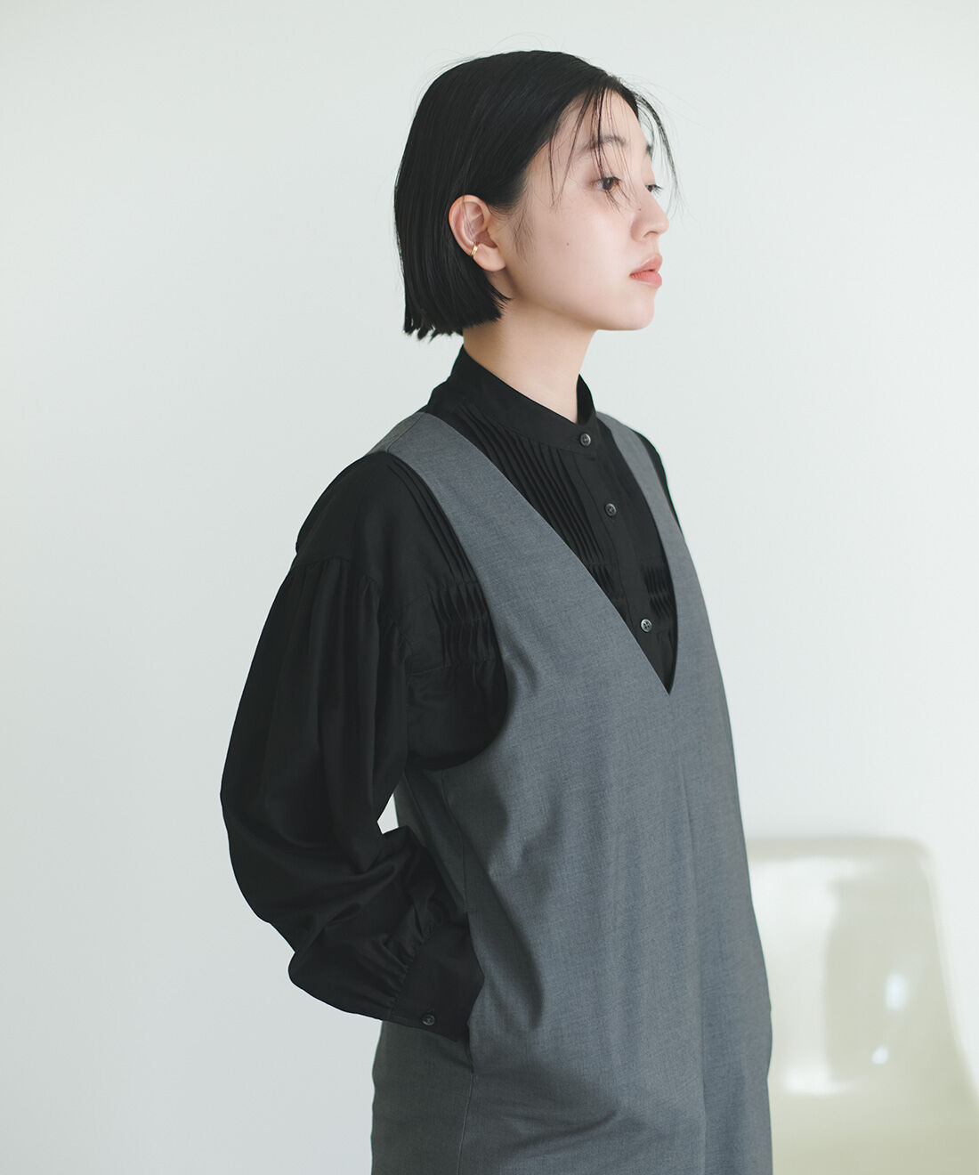 THREE FIFTY STANDARD［スリーフィフティースタンダード］|THREE FIFTY STANDARD　ピンタックのオーバーブラウス〈ブラック〉