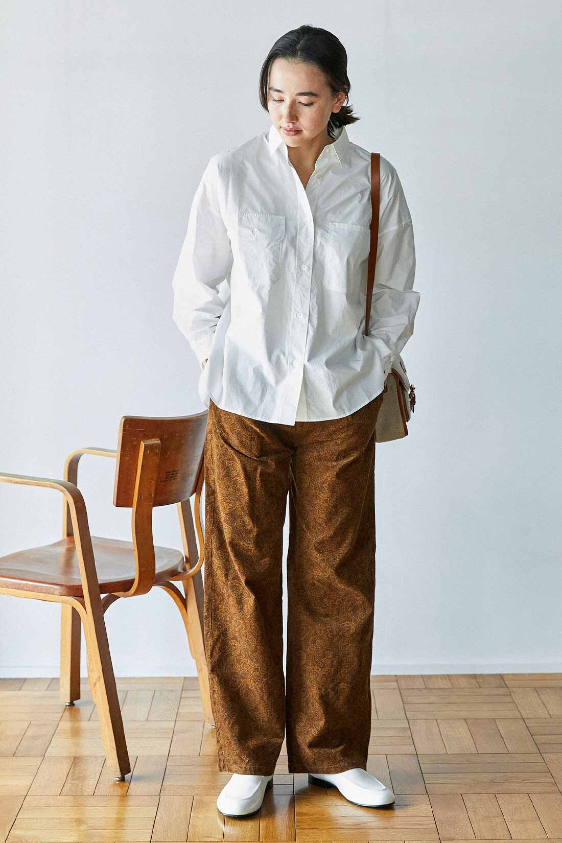 THREE FIFTY STANDARD|THREE FIFTY STANDARD ワイドな白シャツ|ラウンドしたすそはほどよい丈感で、どんなボトムと合わせても様になります。軽めのはおりとしても活躍。
