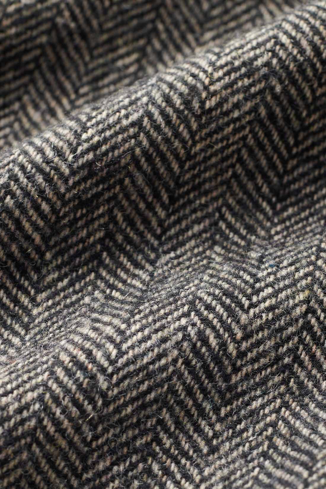 THREE FIFTY STANDARD|THREE FIFTY STANDARD ヘリンボーン素材のジャンパースカート〈チャコールブラウン〉|雰囲気のあるウール混のヘリンボーン生地。ベーシックな色合いとレトロ感のある渋い風合いが魅力です。