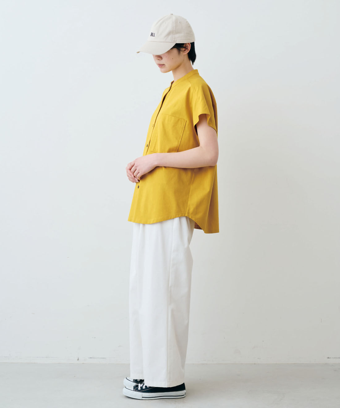 THREE FIFTY STANDARD［スリーフィフティースタンダード］|THREE FIFTY STANDARD　金子敦子さんと作った 接触冷感・吸汗速乾機能がついた カットソーシャツ〈マスタード〉|モデル身長：163cm　着用サイズ：M