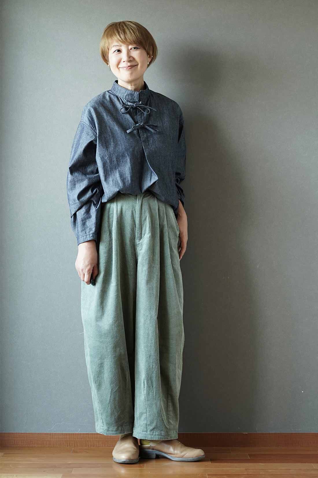 THREE FIFTY STANDARD|THREE FIFTY STANDARD　金子敦子さんと作った リーフグリーンのわくわくズボン|ウエストの内側は厚みが出ないように別布にして、深いタックを入れているからトップスをタックインさせてもすっきり見えます。
