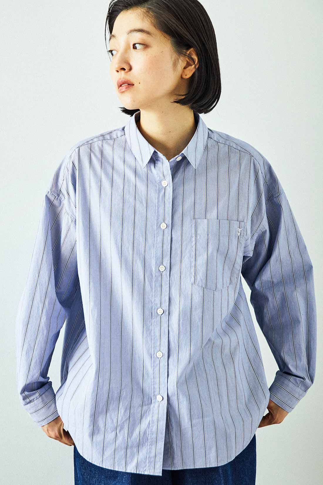THREE FIFTY STANDARD|THREE FIFTY STANDARD ワンポイント刺しゅうのストライプシャツ〈ブルーグレー〉