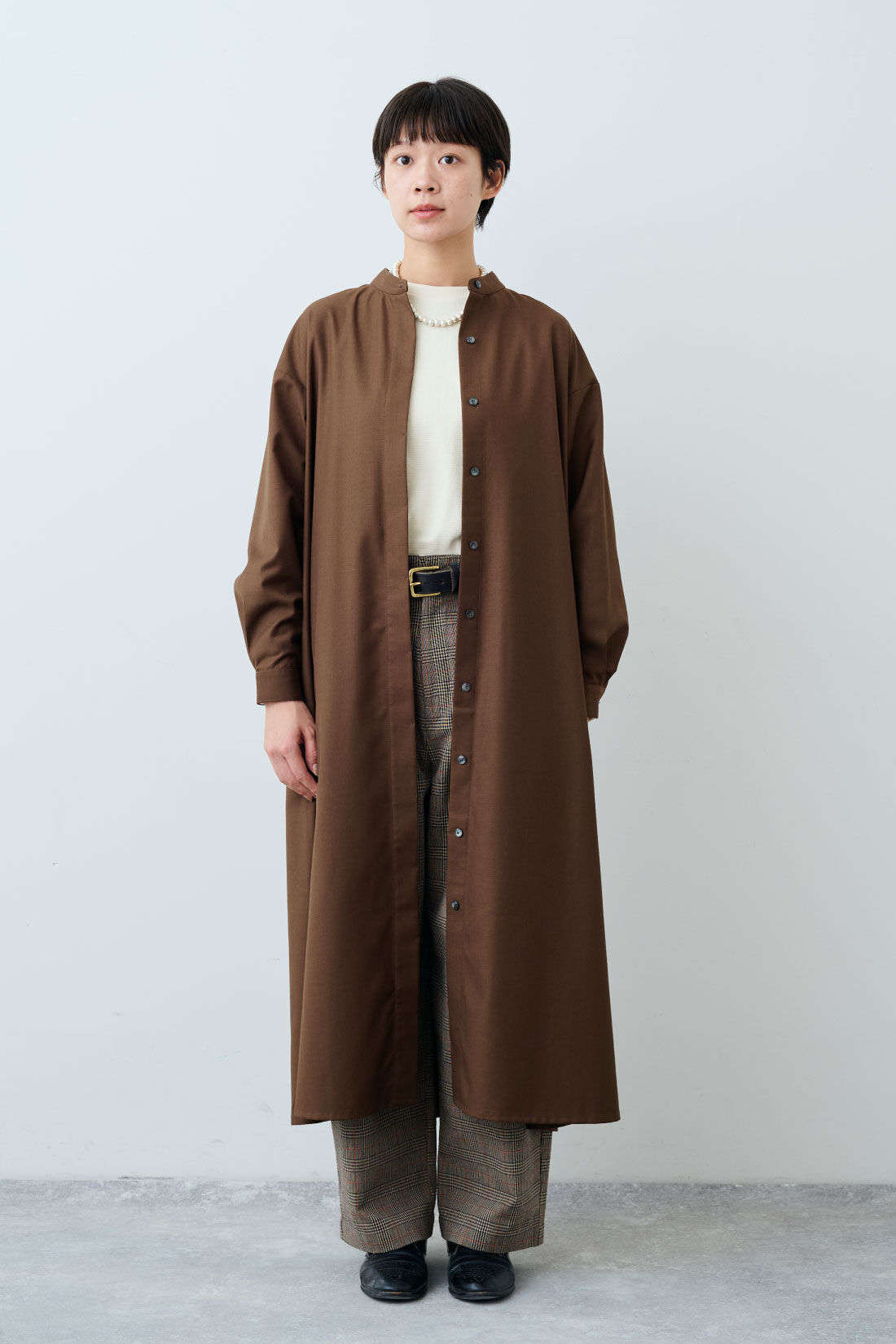 THREE FIFTY STANDARD|フライス編みのストレッチラグランスリーブTシャツの会とオレンジラインのチェックパンツのコーディネート|モデル身長：163cm 着用サイズ：M