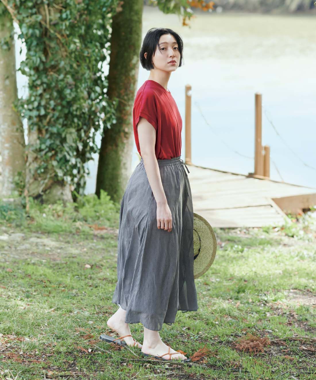 THREE FIFTY STANDARD|麻混 天じく フレンチスリーブ Tシャツ 〈レッド〉のコーディネート