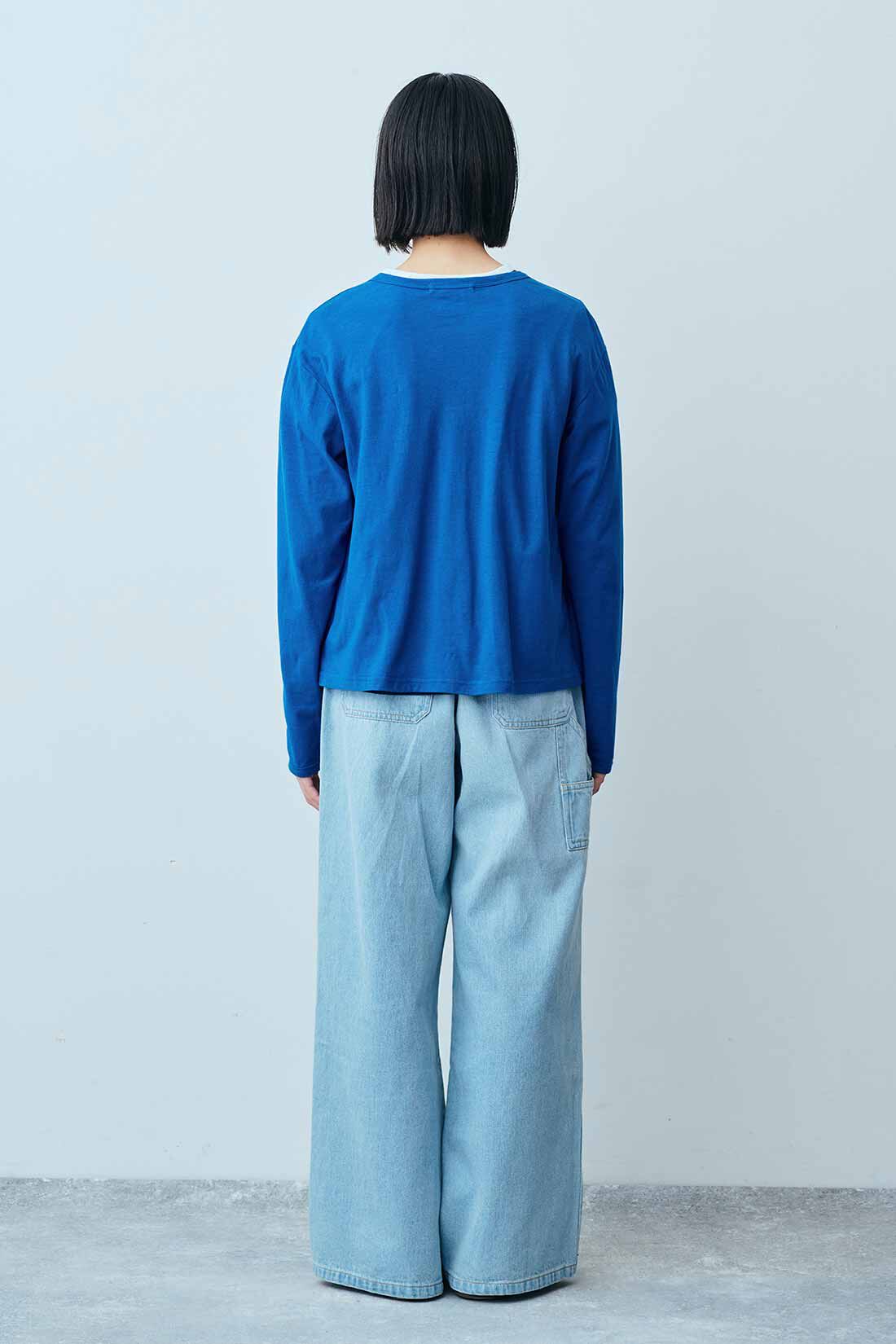 THREE FIFTY STANDARD|THREE FIFTY STANDARD コットン素材のクルーネックカーディガン〈ブルー〉|モデル身長：163cm　着用サイズ：M