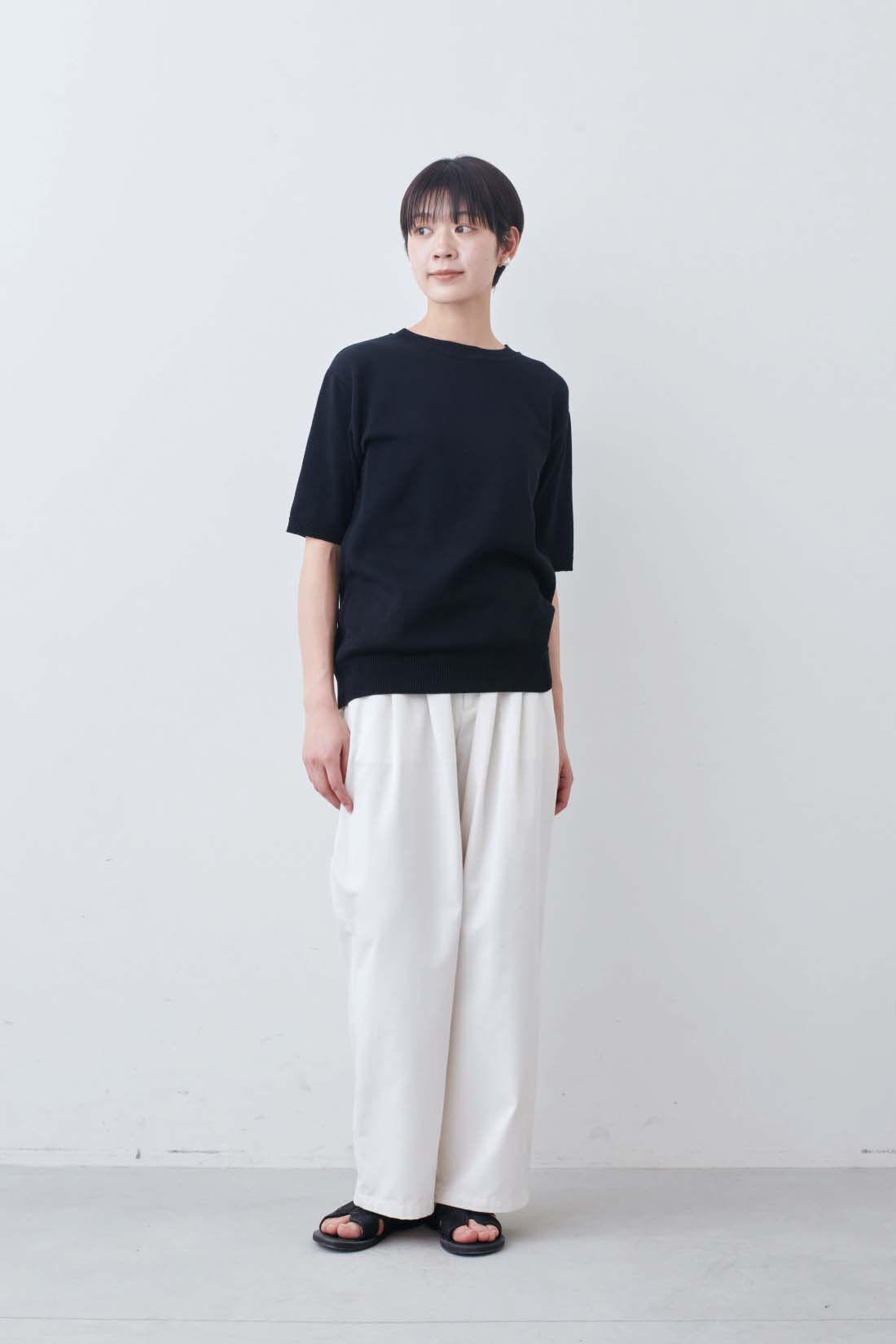 THREE FIFTY STANDARD|THREE FIFTY STANDARD　オーガニックコットンとリサイクルポリエステルのニットトップス〈ブラック〉|モデル身長：163cm　着用サイズ：M