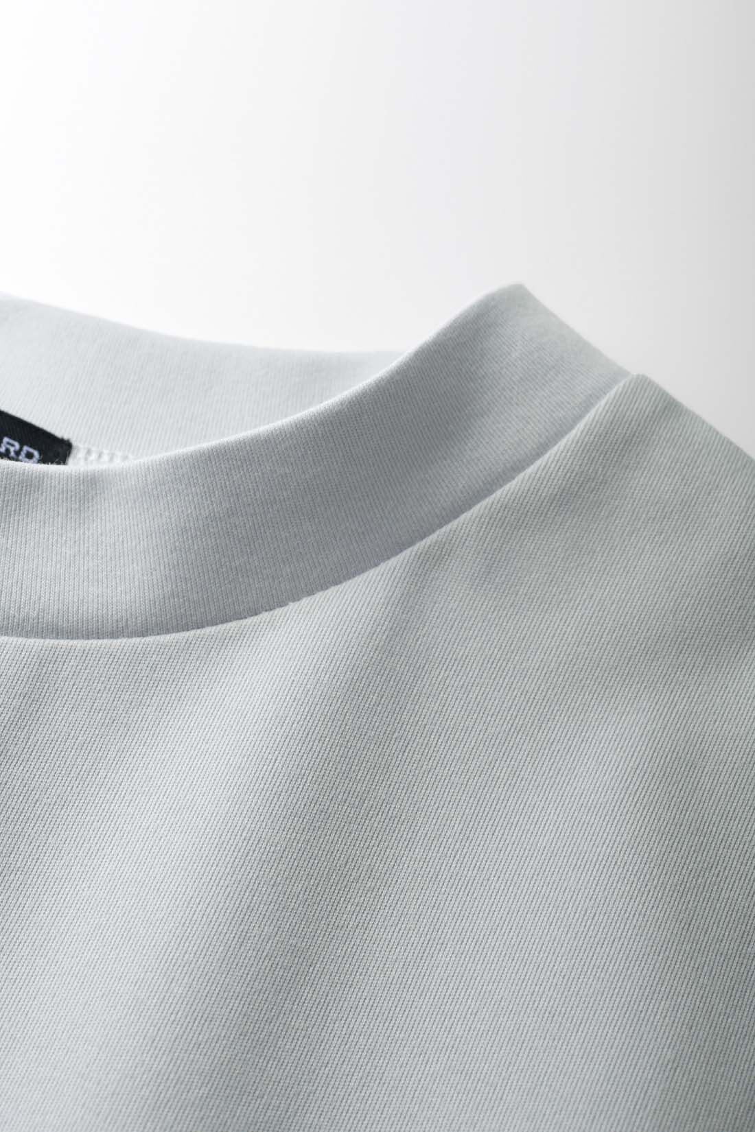 THREE FIFTY STANDARD|THREE FIFTY STANDARD　シルキーな肌ざわりのベーシックなTシャツの会|肌心地がよく、環境に配慮したリサイクルポリエステルとコットンの混紡素材