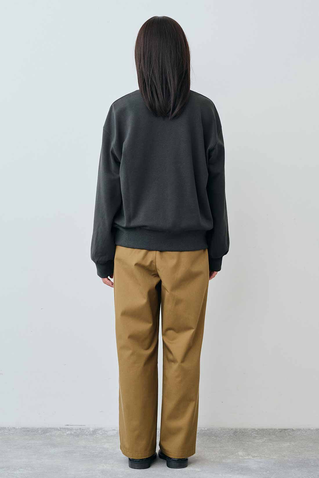 THREE FIFTY STANDARD|Saturday Evening Post プリントトレーナー〈チャコールグレー〉とカジュアルすぎないチノパンツ〈キャメル〉のコーディネート THREE FIFTY STANDARD|Saturday Evening Post プリントトレーナー〈チャコールグレー〉とカジュアルすぎないチノパンツ〈キャメル〉のコーディネート