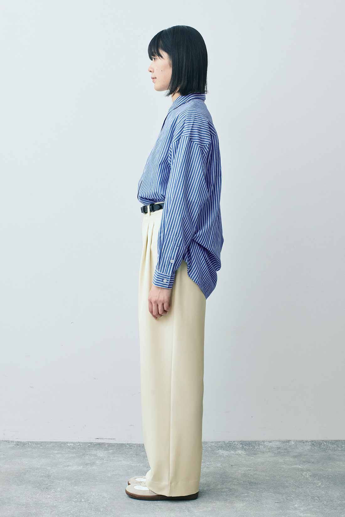 THREE FIFTY STANDARD|THREE FIFTY STANDARD BIGシルエットのストライプシャツ〈ブルー〉|モデル身長：163cm 着用サイズ：M