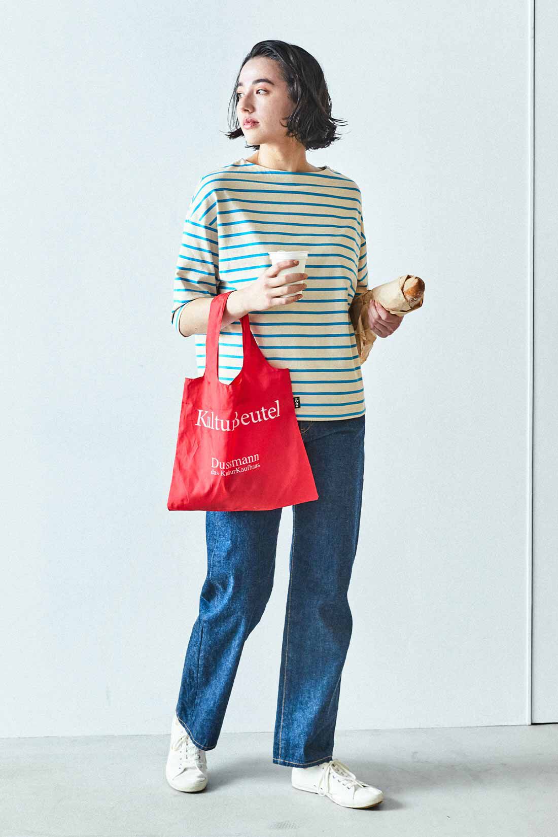 THREE FIFTY STANDARD|THREE FIFTY STANDARD ドロップショルダーのボーダーTシャツの会|近所のお散歩にぴったりのラフな雰囲気のコーディネート。ボーダーのブルーとデニムのインディゴをさりげなくリンクさせて。