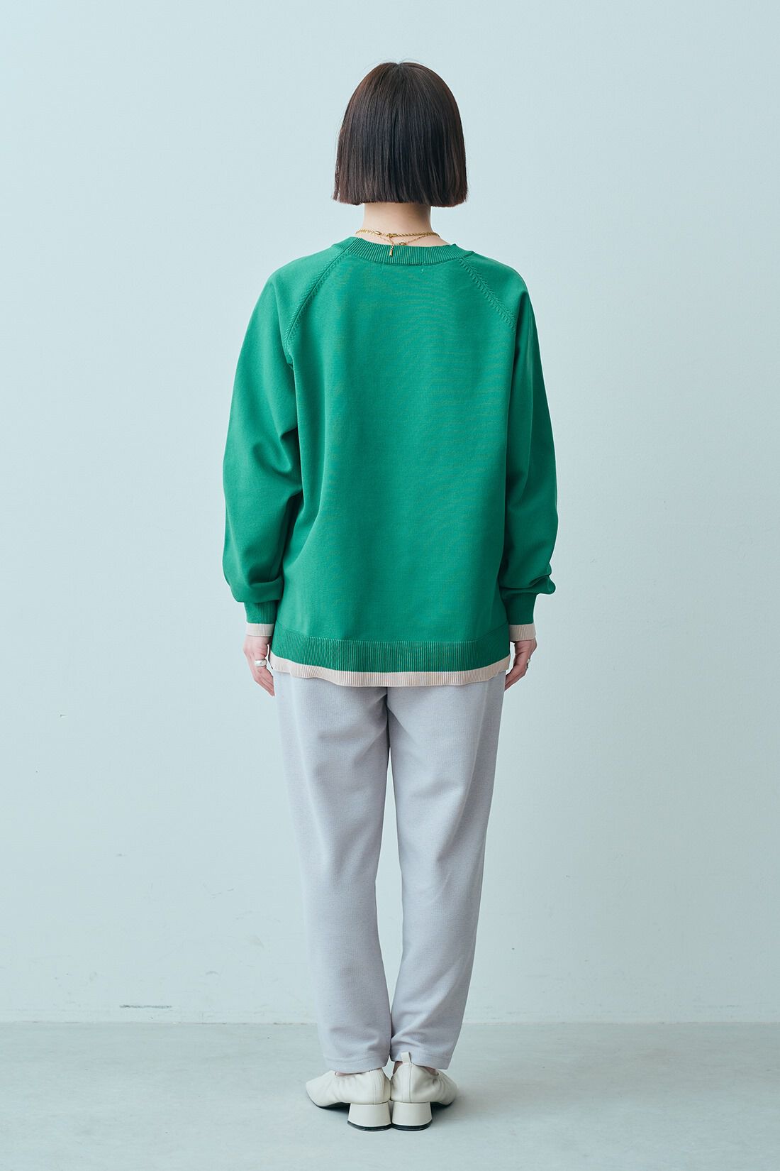 IEDIT|リサイクルポリエステル素材 バウンシー ニット プルオーバー〈緑〉のコーディネート|【着用サイズ】トップス：S　パンツ：SP
