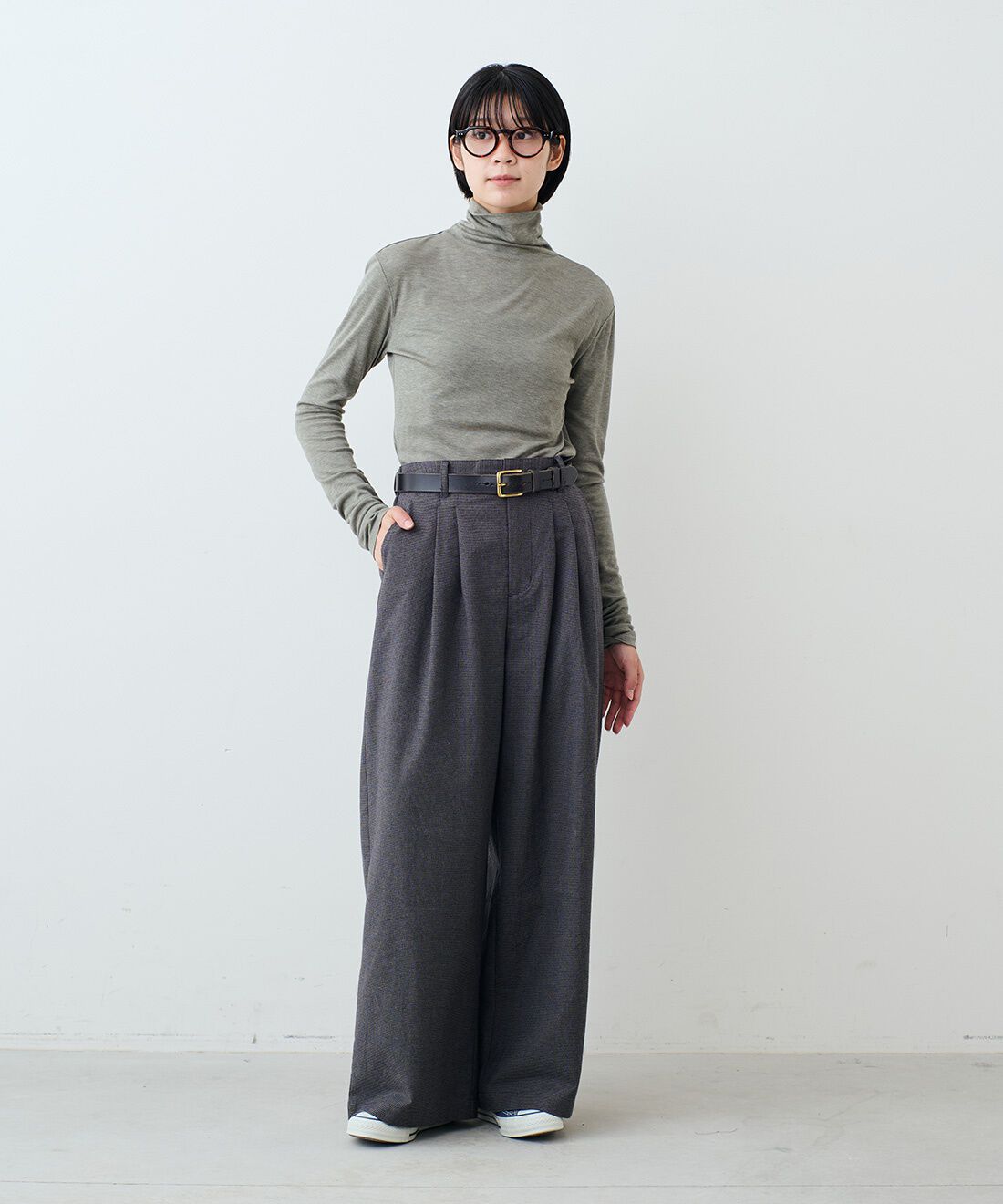 THREE FIFTY STANDARD［スリーフィフティースタンダード］|千鳥格子のワイドタックパンツ　ＴＦＳのコーディネート|モデル身長：163cm 着用サイズ：M