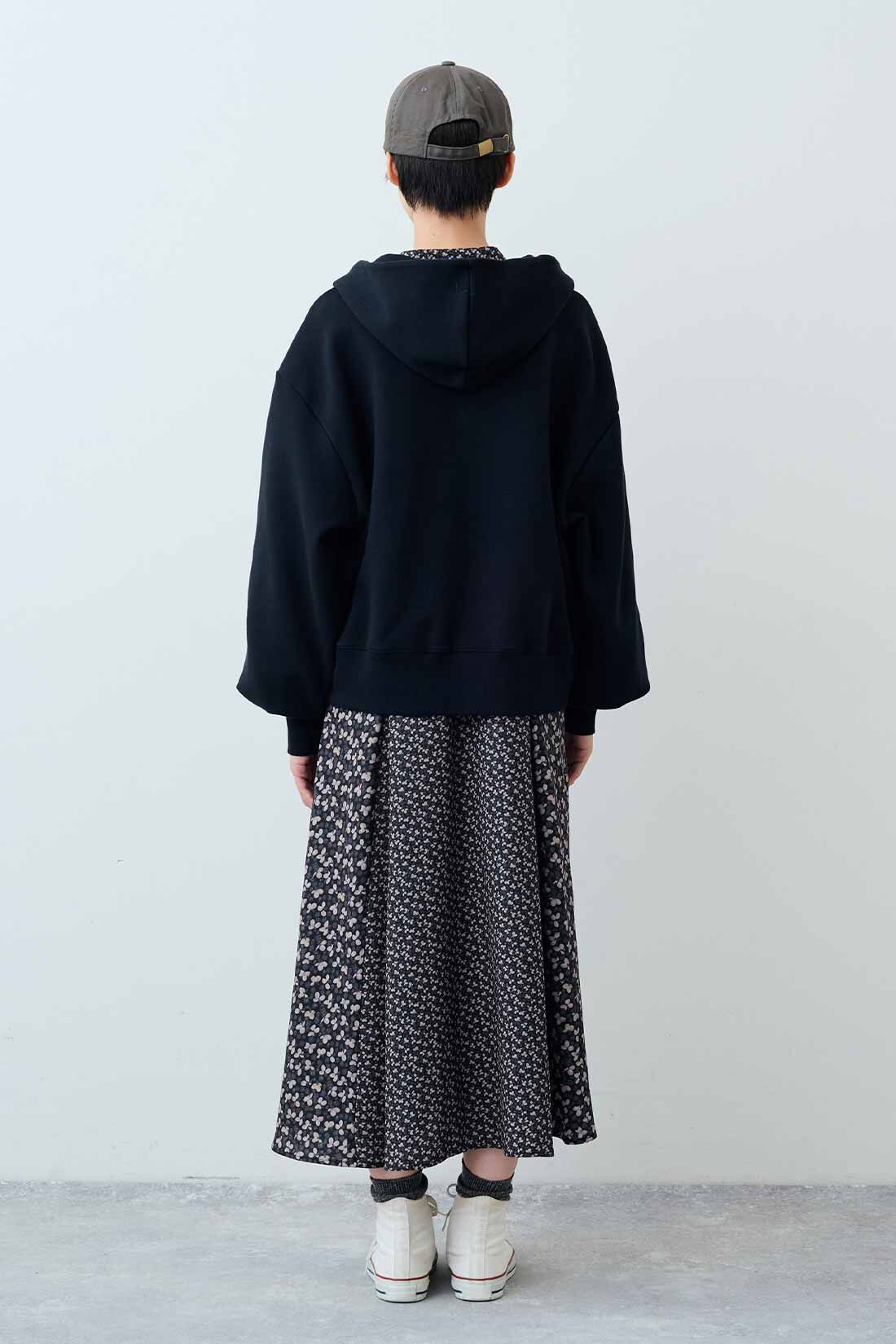 THREE FIFTY STANDARD|THREE FIFTY STANDARD　万能なダンボールニットのセットアップ〈ブラック〉|モデル身長：163cm　着用サイズ：M