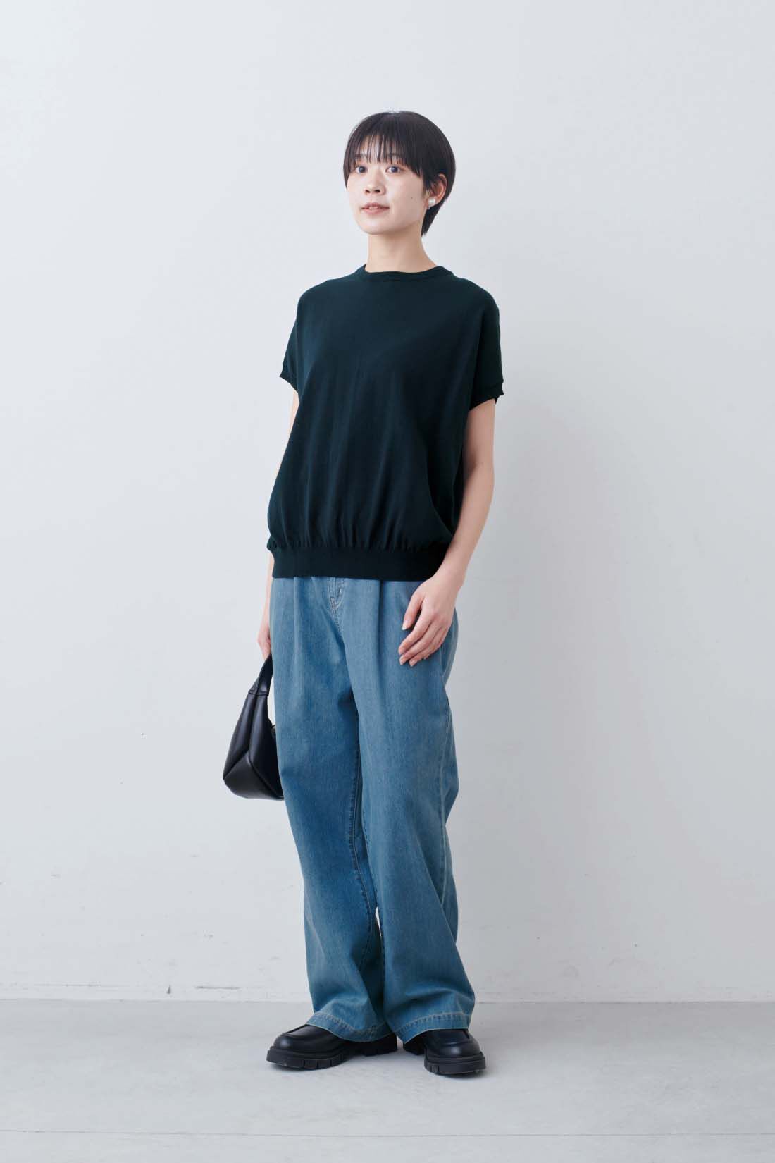 THREE FIFTY STANDARD|THREE FIFTY STANDARD　シャリっとしたコットン100％のニットプルオーバーの会|モデル身長：163cm　着用サイズ：M