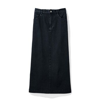 シックなウォッシュドブラックデニムのスカート