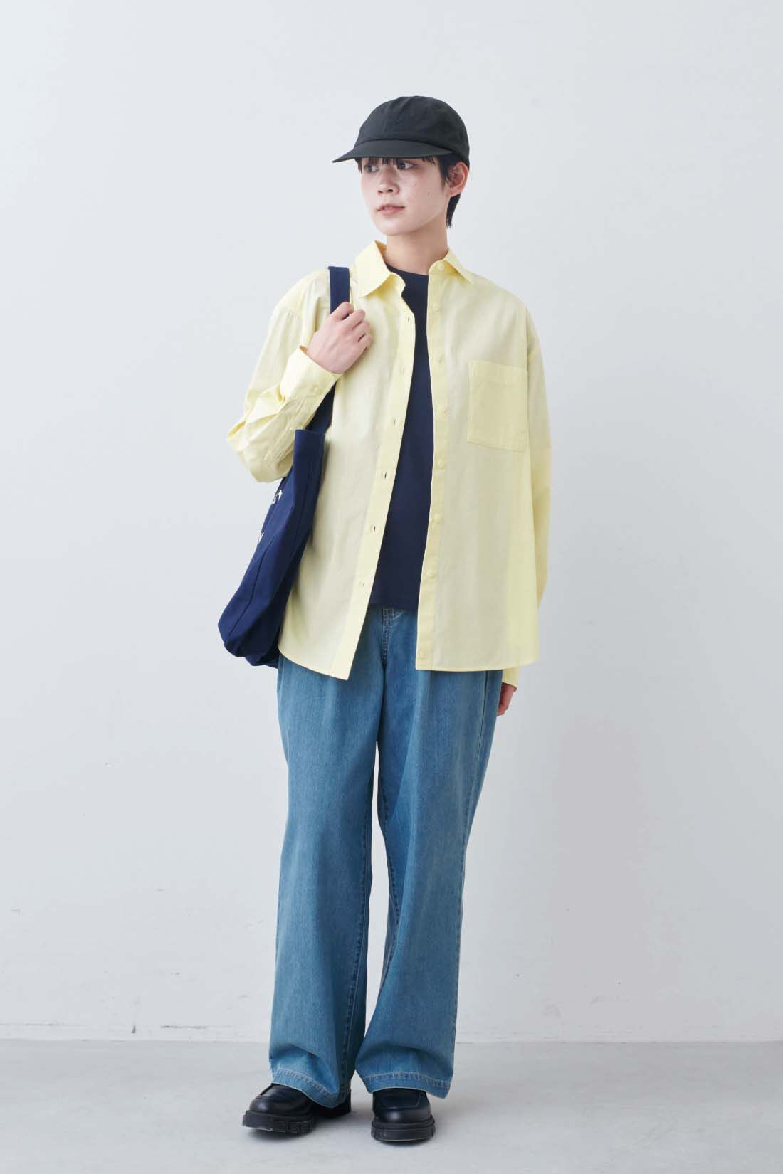 THREE FIFTY STANDARD|THREE FIFTY STANDARD　ライトデニムのタックワイドパンツ|モデル身長：163cm　着用サイズ：M