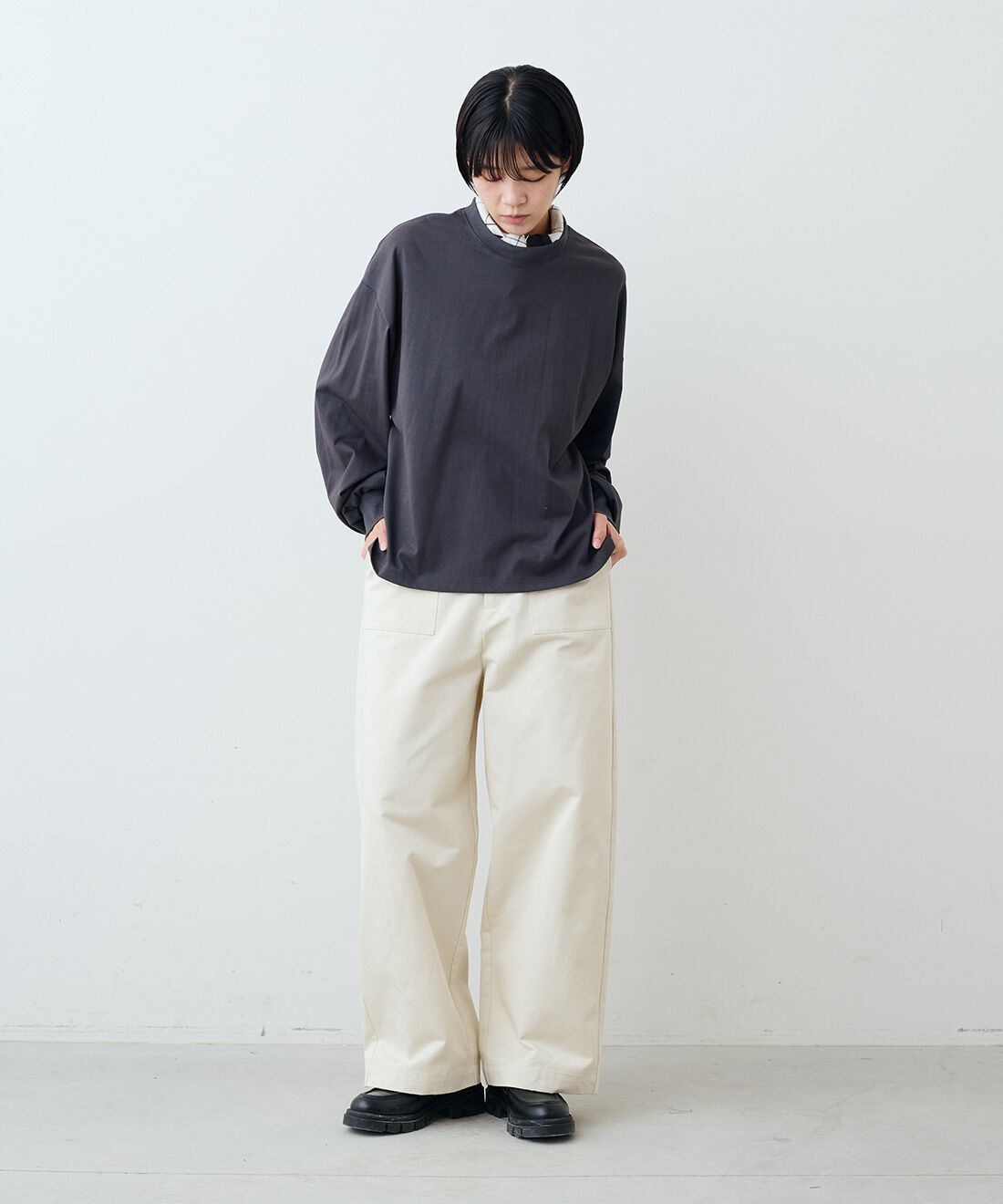 THREE FIFTY STANDARD［スリーフィフティースタンダード］|吸水速乾長袖Ｔシャツ　ＴＦＳと小谷実由さんとつくったチェックスカーフＴＦＳのコーディネート|モデル身長：163cm 着用サイズ：M