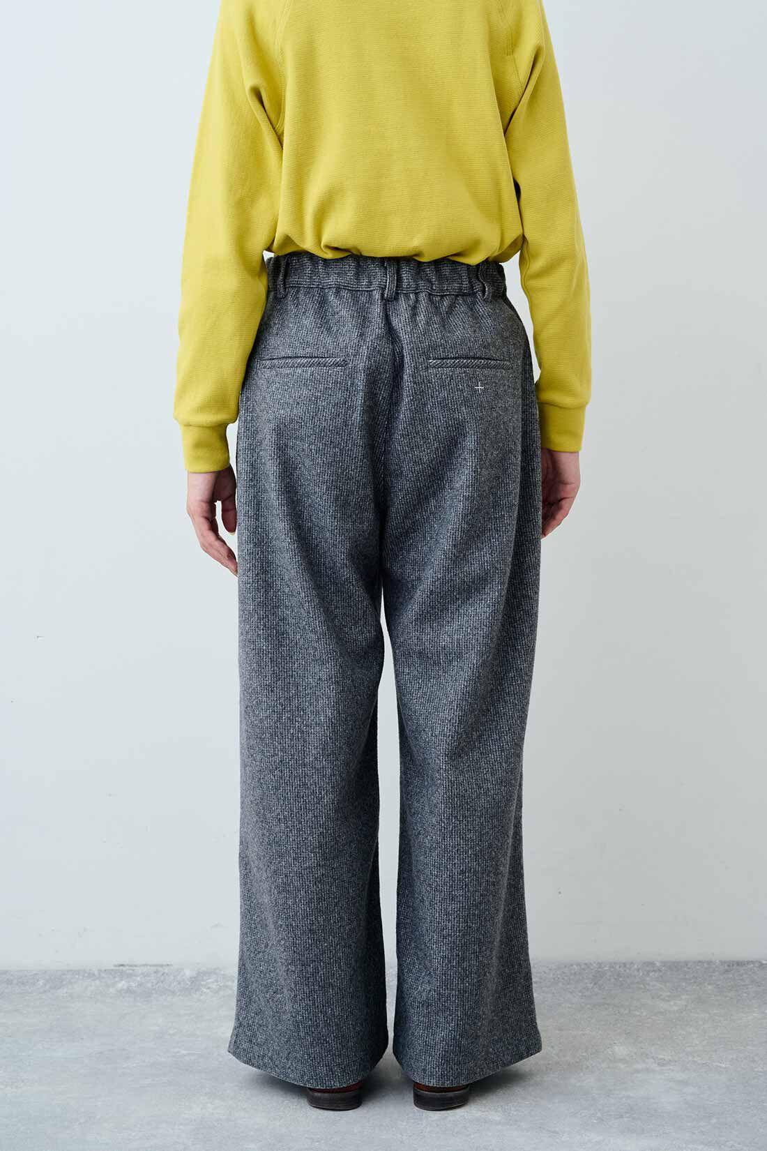 THREE FIFTY STANDARD［スリーフィフティースタンダード］|THREE FIFTY STANDARD　小谷 実由さんと作った 細かいチェック柄のワイドパンツ〈グレー〉|BACK