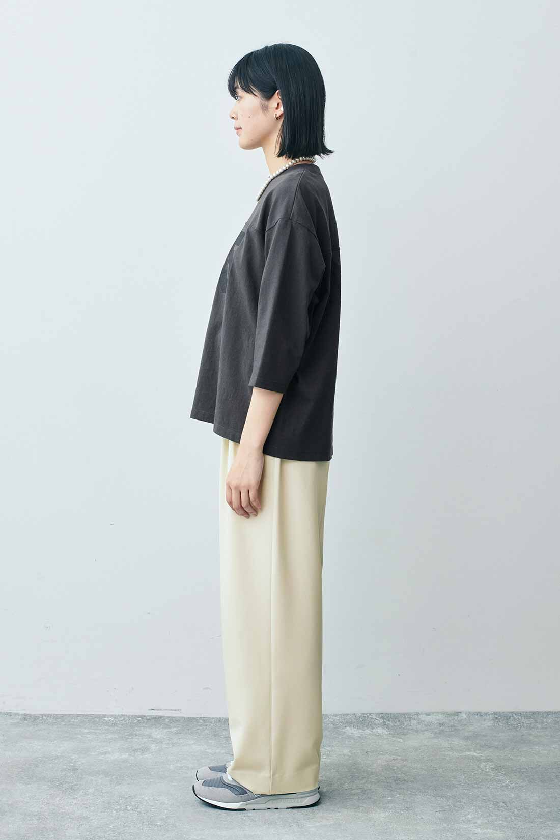 THREE FIFTY STANDARD|THREE FIFTY STANDARD フットボールTシャツ〈チャコールグレー〉|モデル身長：163cm 着用サイズ：M