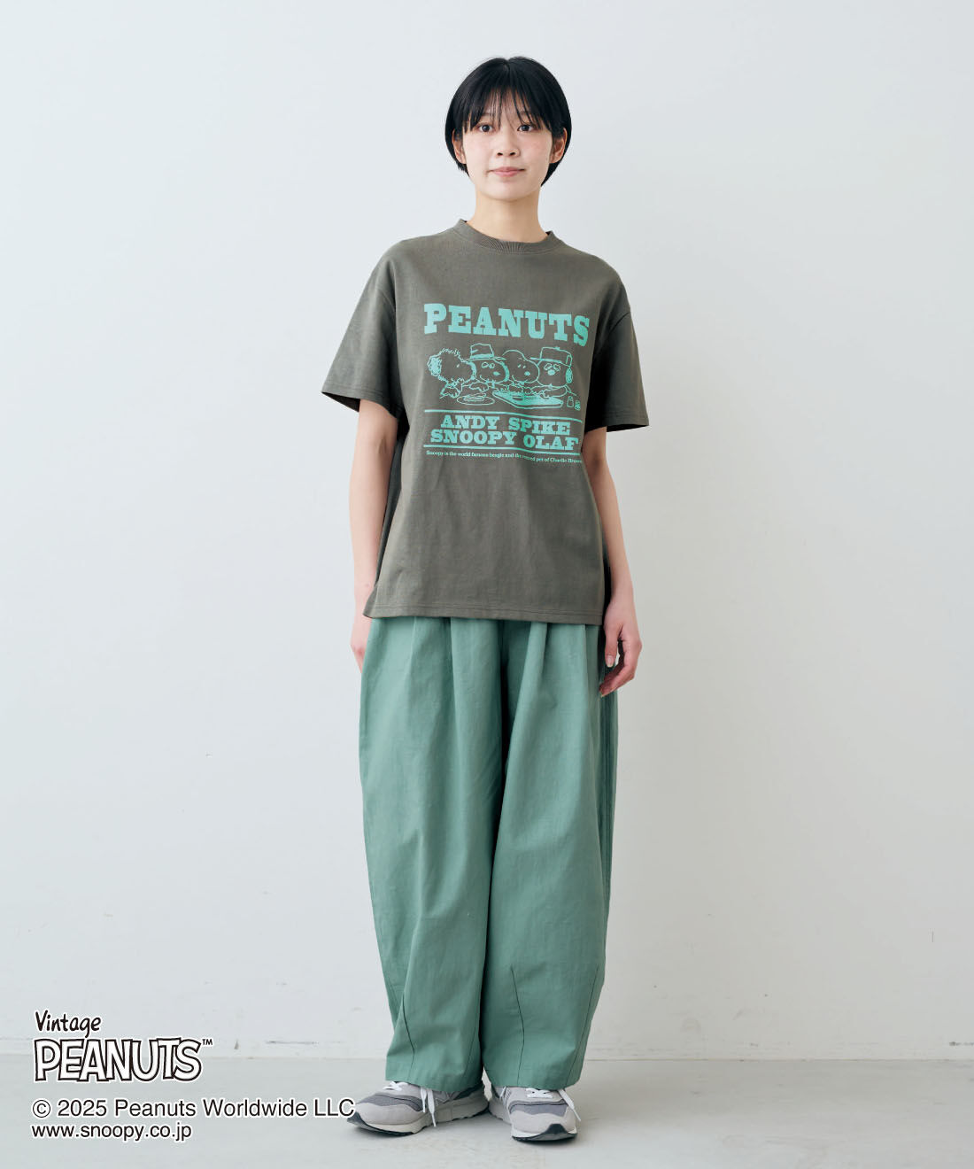THREE FIFTY STANDARD|THREE FIFTY STANDARD　PEANUTS〈スヌーピー＆フレンズ〉ロゴプリントTシャツの会|モデル身長：163cm　着用サイズ：M