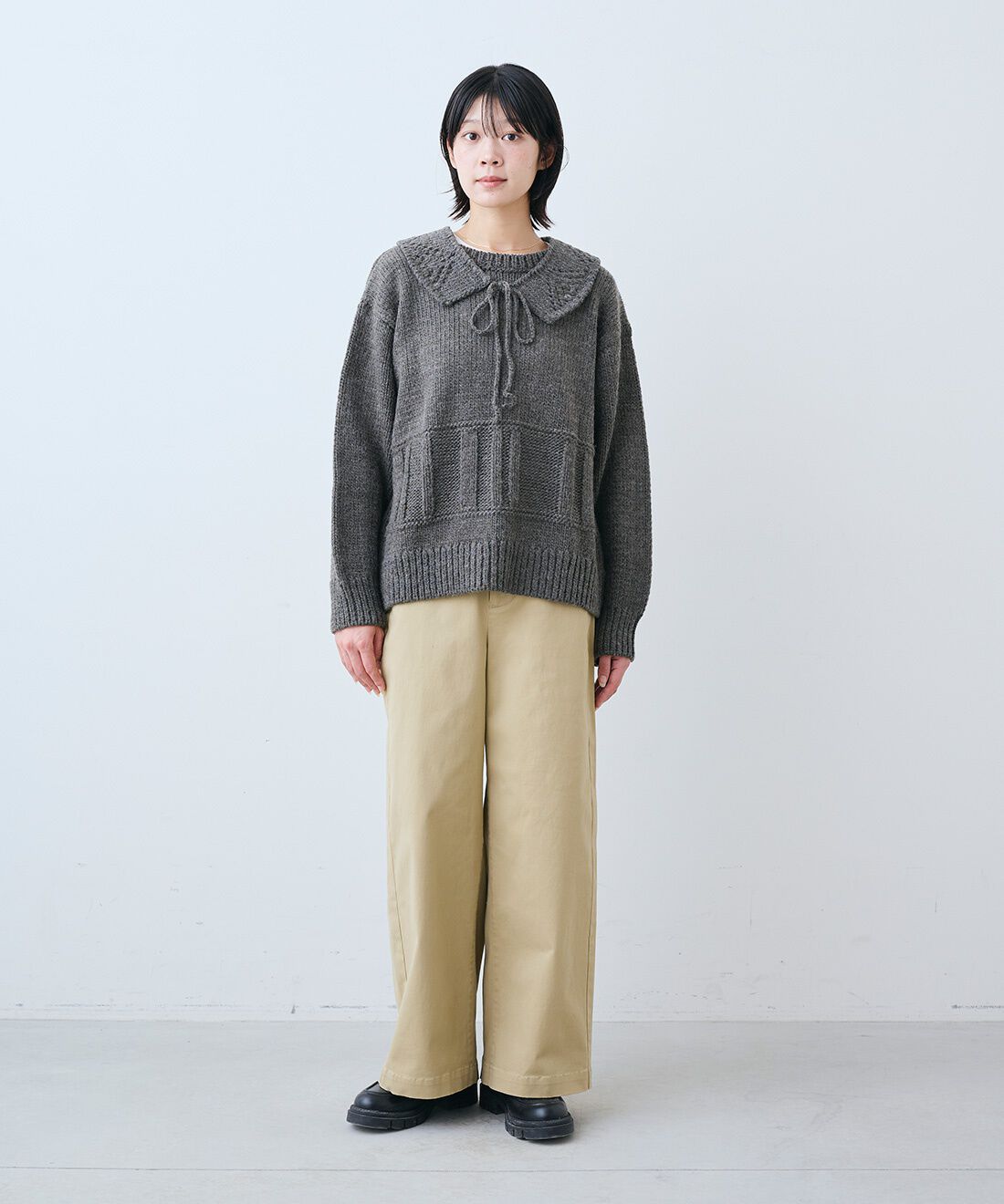 THREE FIFTY STANDARD|小谷実由さんと作ったローゲージニット〈チャコールグレー〉のコーディネート