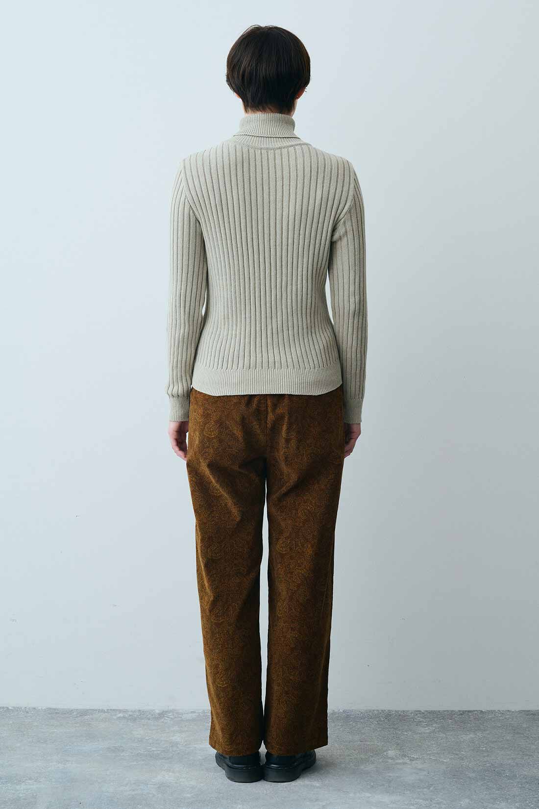 THREE FIFTY STANDARD|ペイズリー柄の細コールパンツＢＲ　ＴＦＳのコーディネート