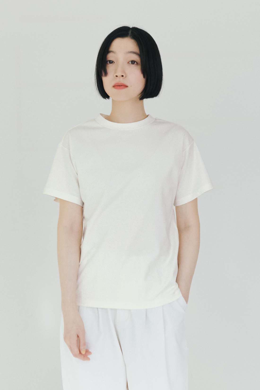 THREE FIFTY STANDARD|カジュアルすぎないチノパンツ〈アイボリー〉のコーディネート