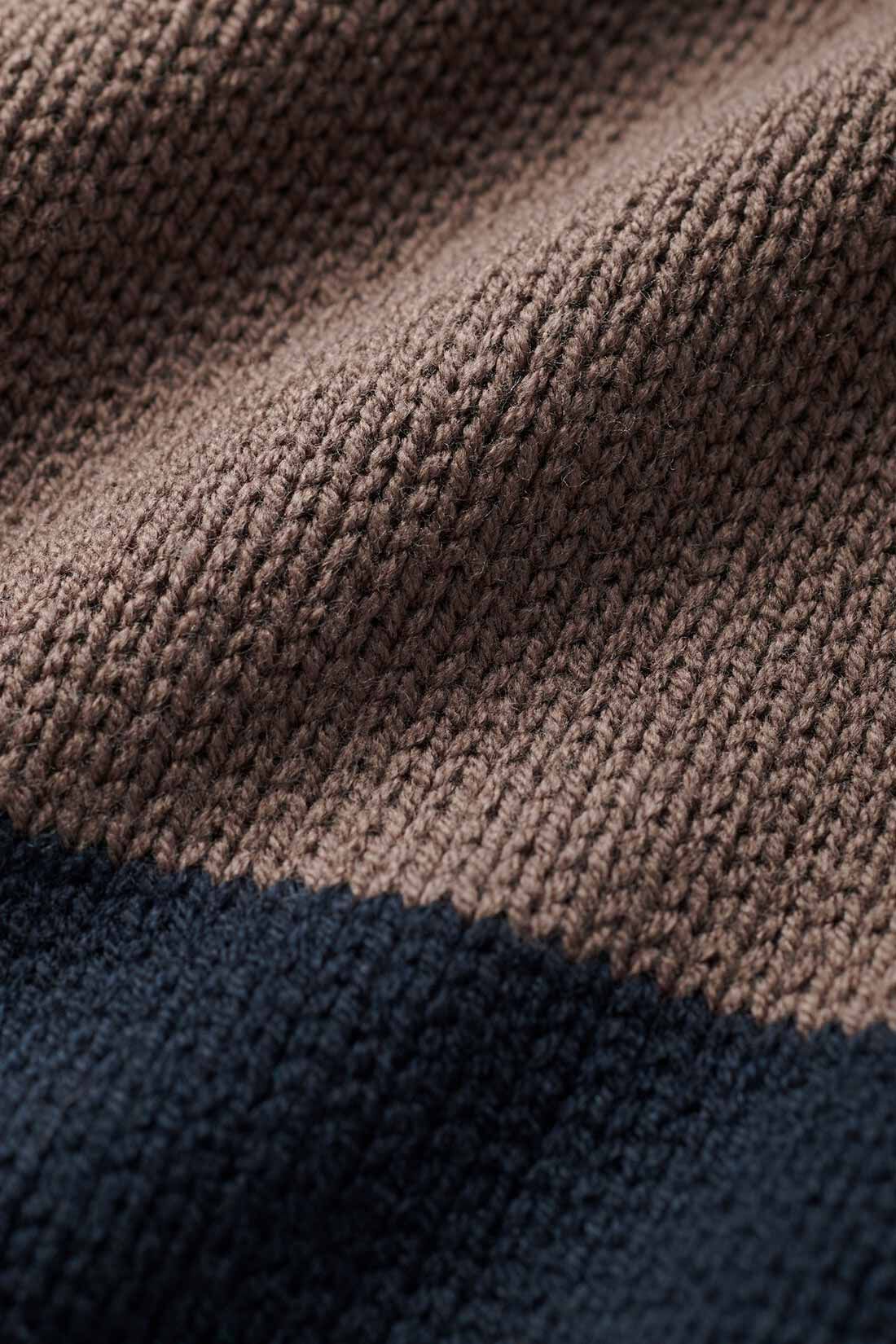 THREE FIFTY STANDARD［スリーフィフティースタンダード］|THREE FIFTY STANDARD 綿混素材の太ボーダーニットセーター〈グリーン×ネイビー〉|ニットのチクチク感が苦手な方も快適に着られるように、綿混糸を使って日本国内で編み立てました。　※お届けするカラーとは異なります。