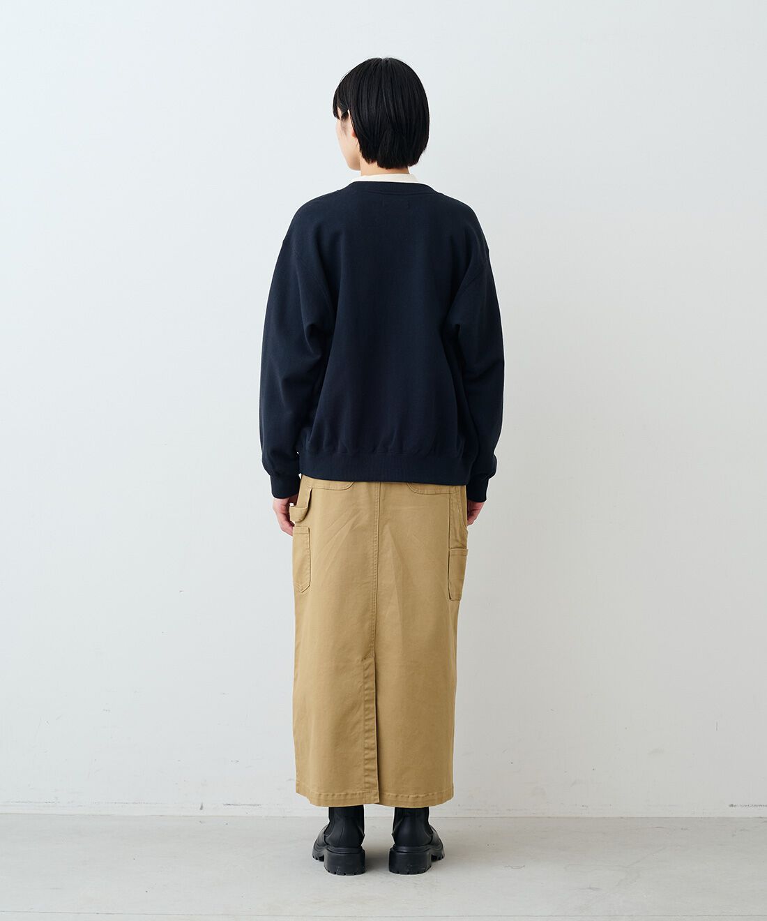 THREE FIFTY STANDARD［スリーフィフティースタンダード］|レトロなボーダーＴシャツ　ＴＦＳとカツラギペインタースカートＢＥ　ＴＦＳのコーディネート|モデル身長：163cm 着用サイズ：M